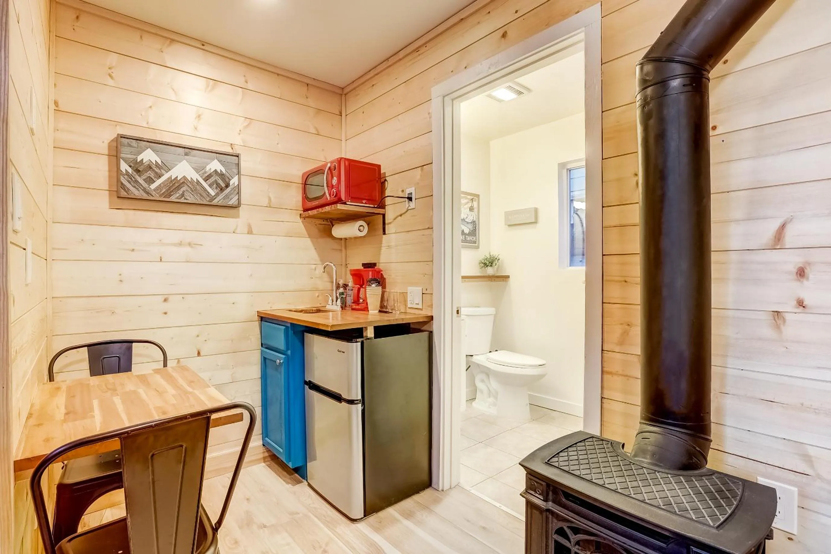 Coffee/tea facilities in Tahoe Mountain Inn