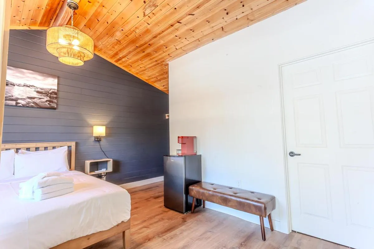 Bed in Tahoe Mountain Inn