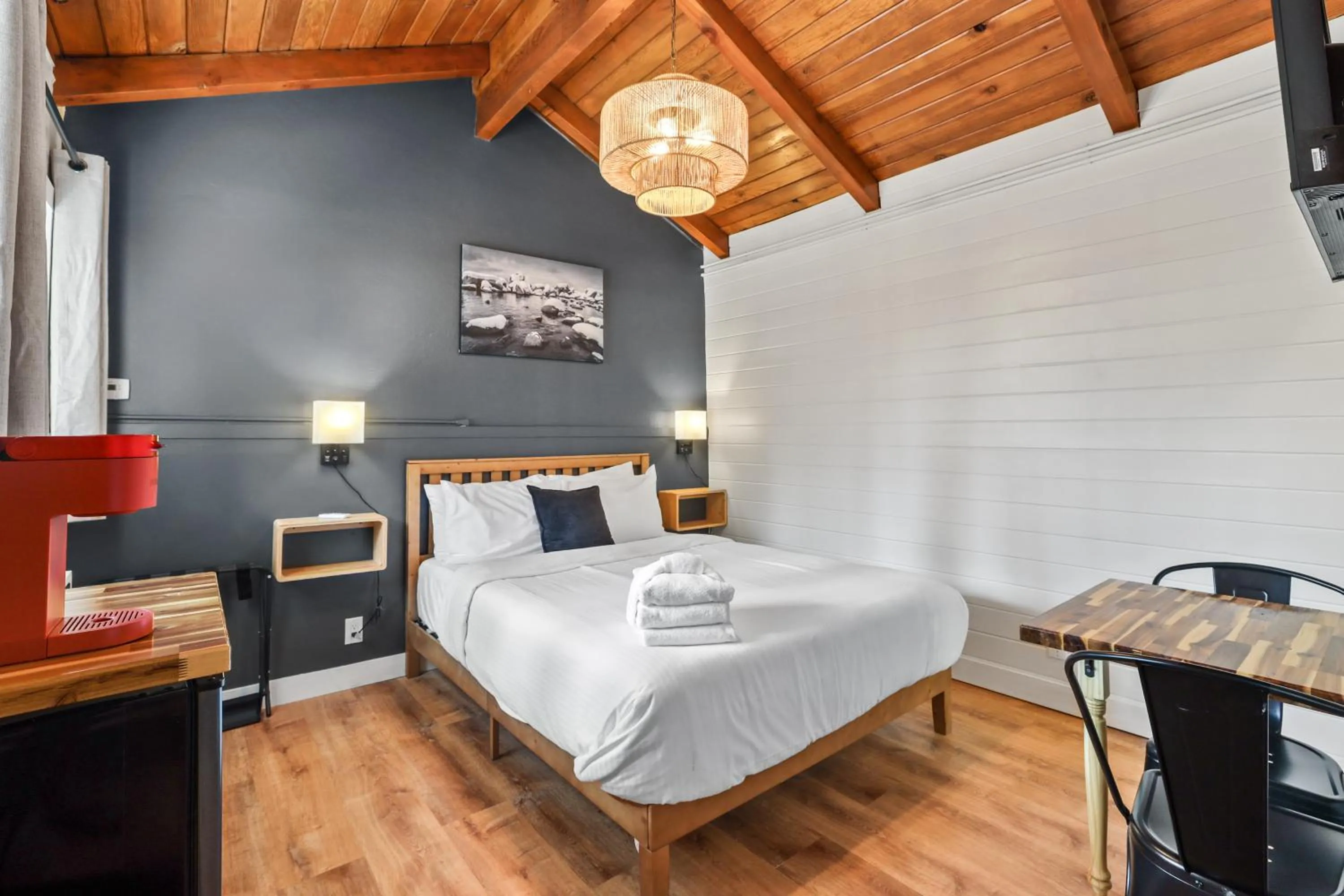 Bed in Tahoe Mountain Inn