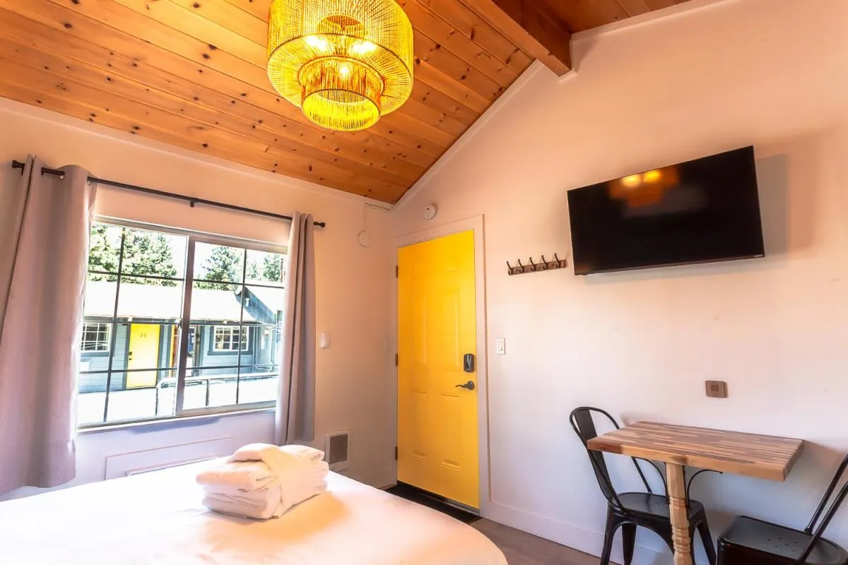 Bed in Tahoe Mountain Inn