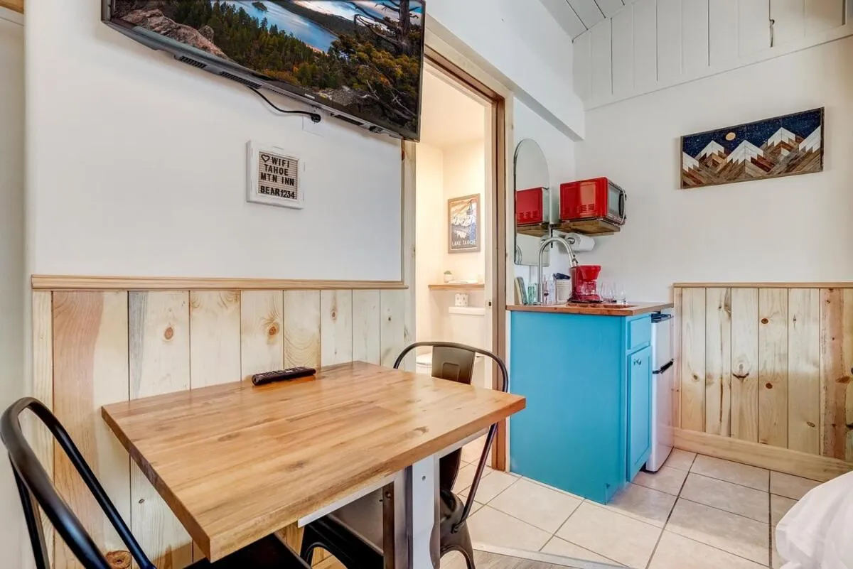 TV and multimedia in Tahoe Mountain Inn