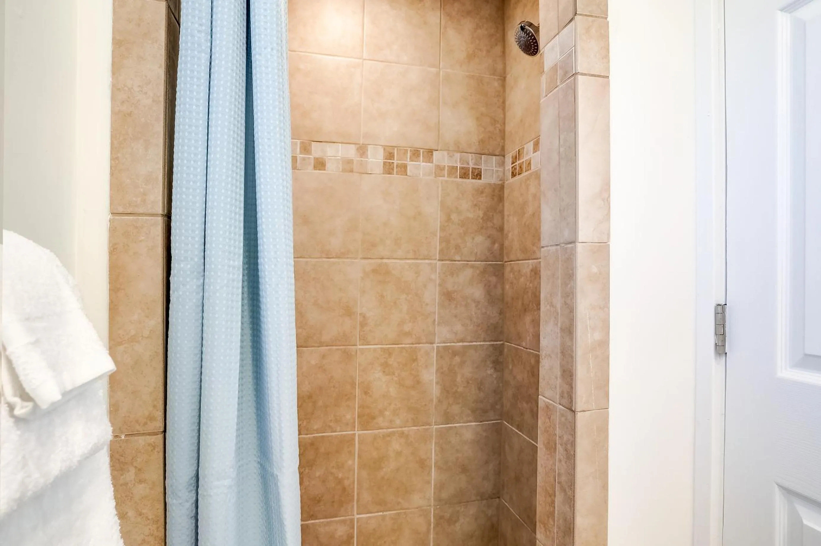 Shower in Tahoe Mountain Inn