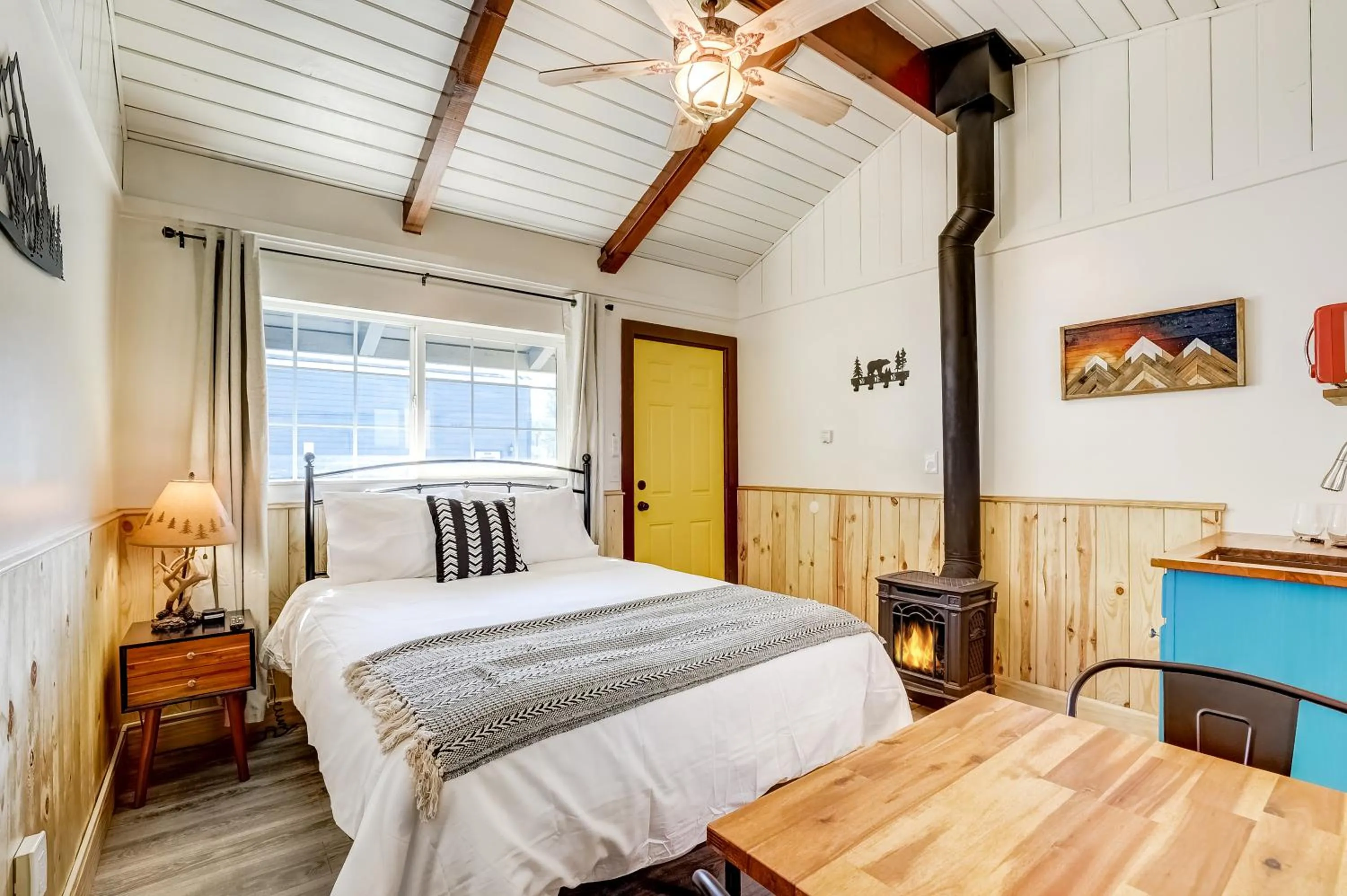 Bed in Tahoe Mountain Inn