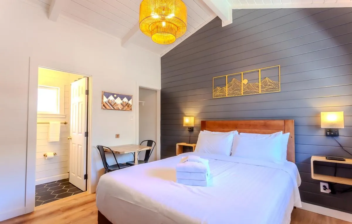 Bed in Tahoe Mountain Inn