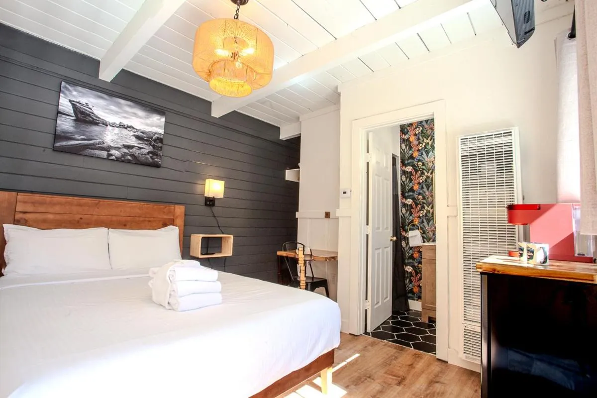 Bed in Tahoe Mountain Inn