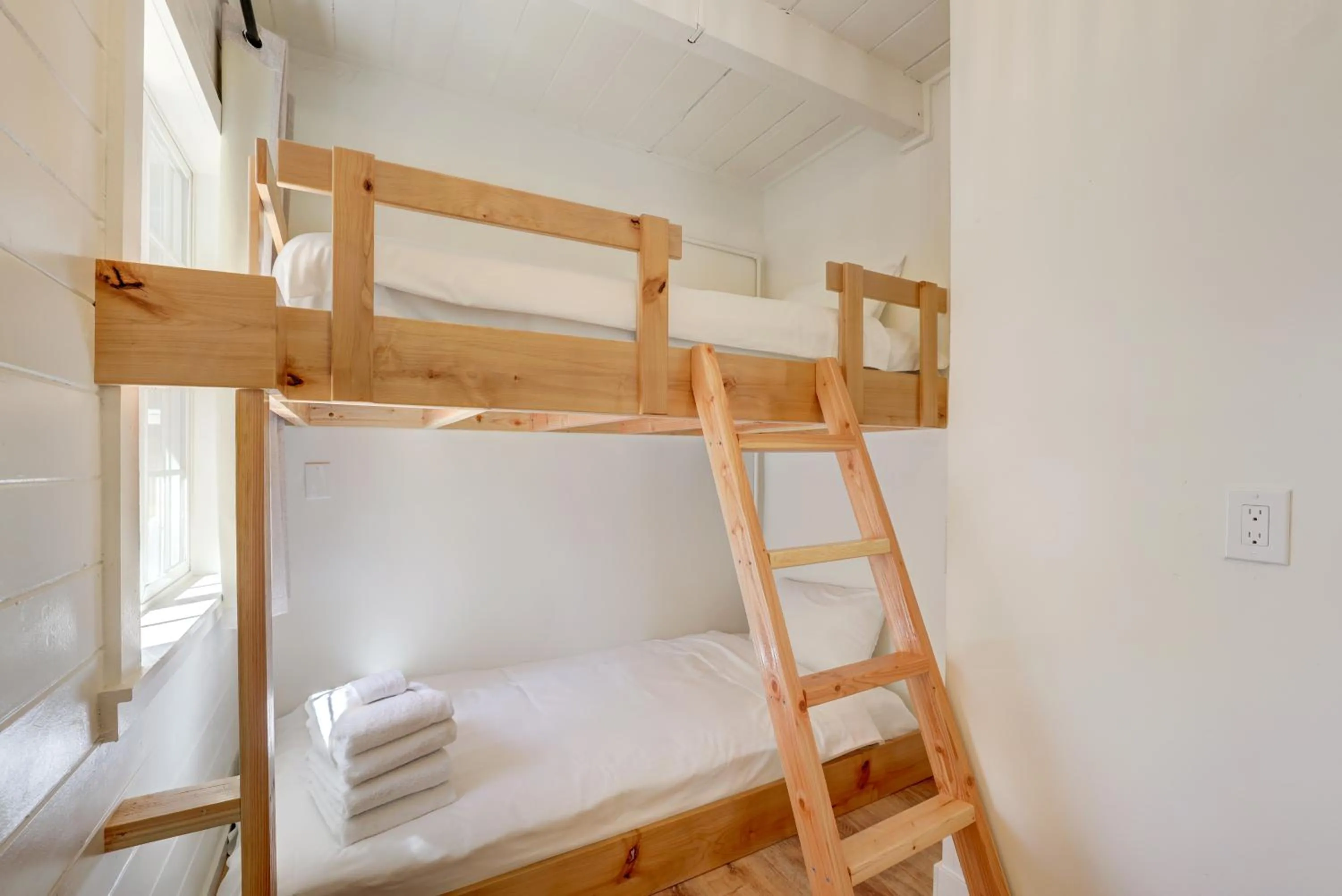 Bed in Tahoe Mountain Inn