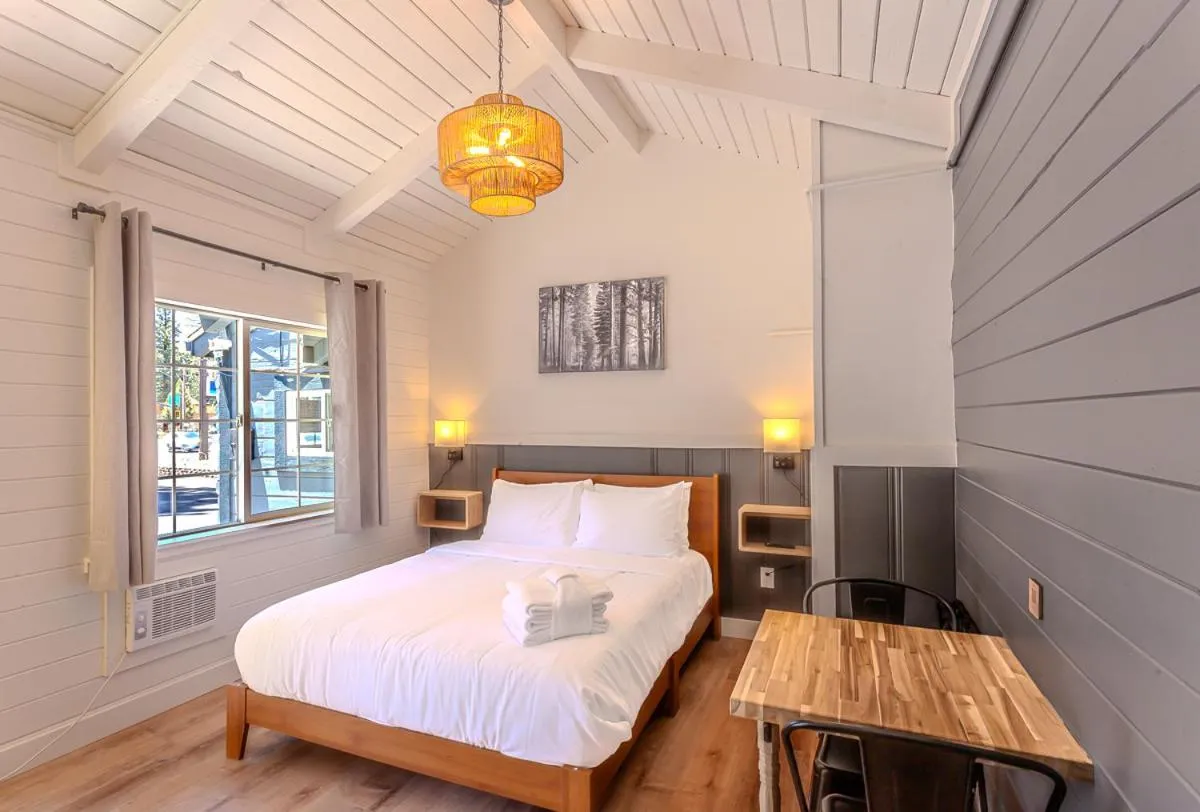 Bed in Tahoe Mountain Inn