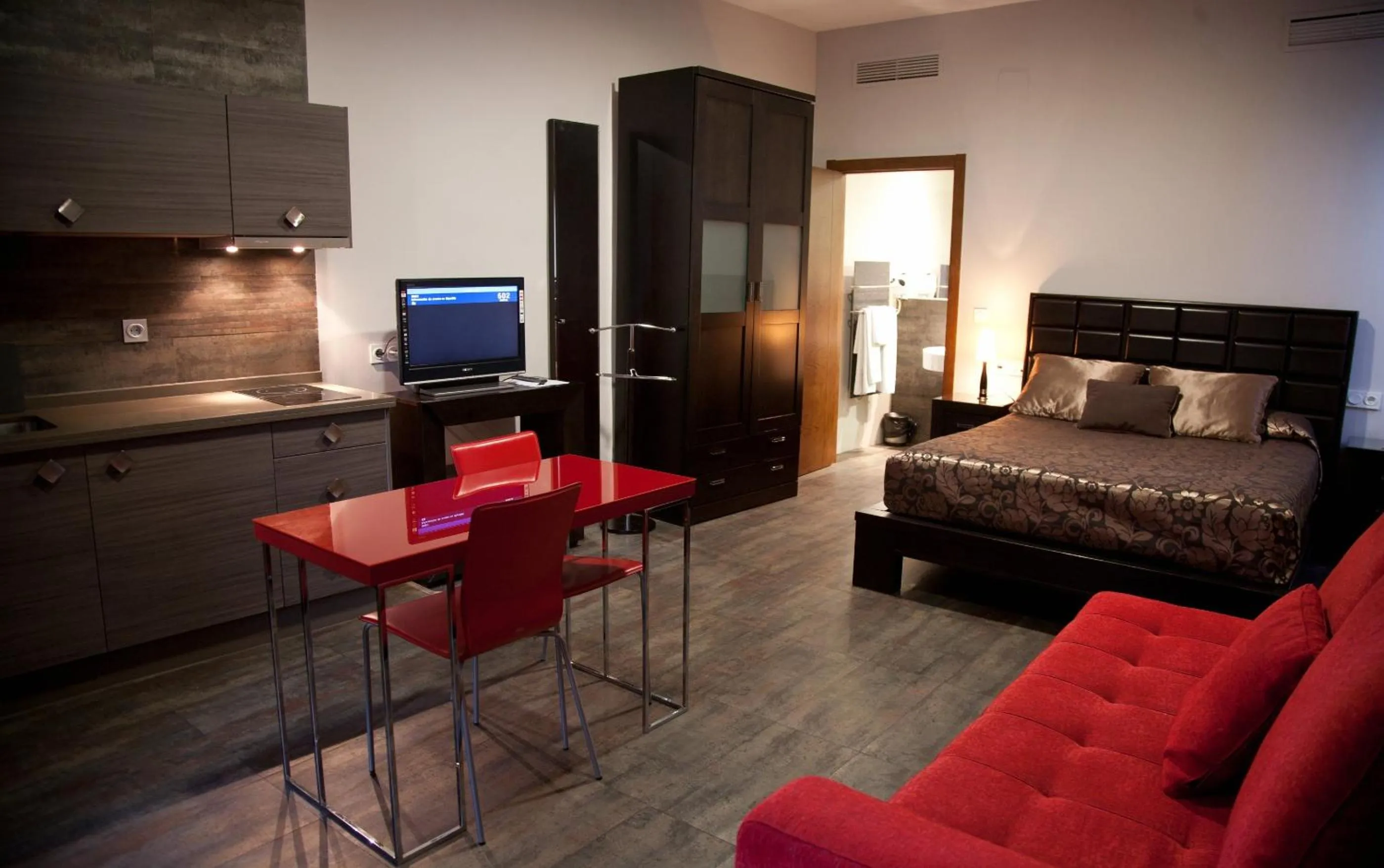 Photo of the whole room, Bed in Hotel Alfonso IX