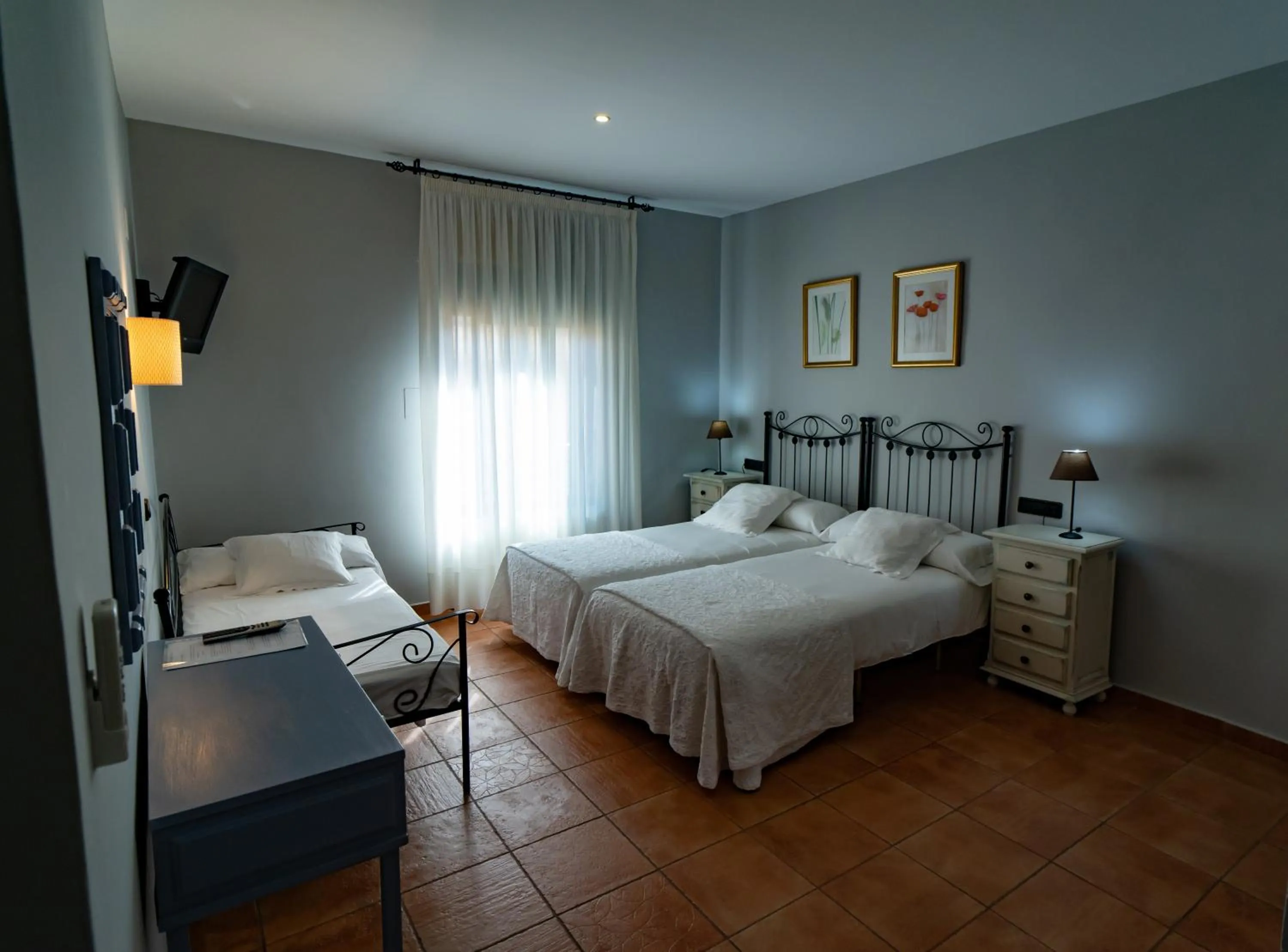 Photo of the whole room, Bed in Hotel Alfonso IX