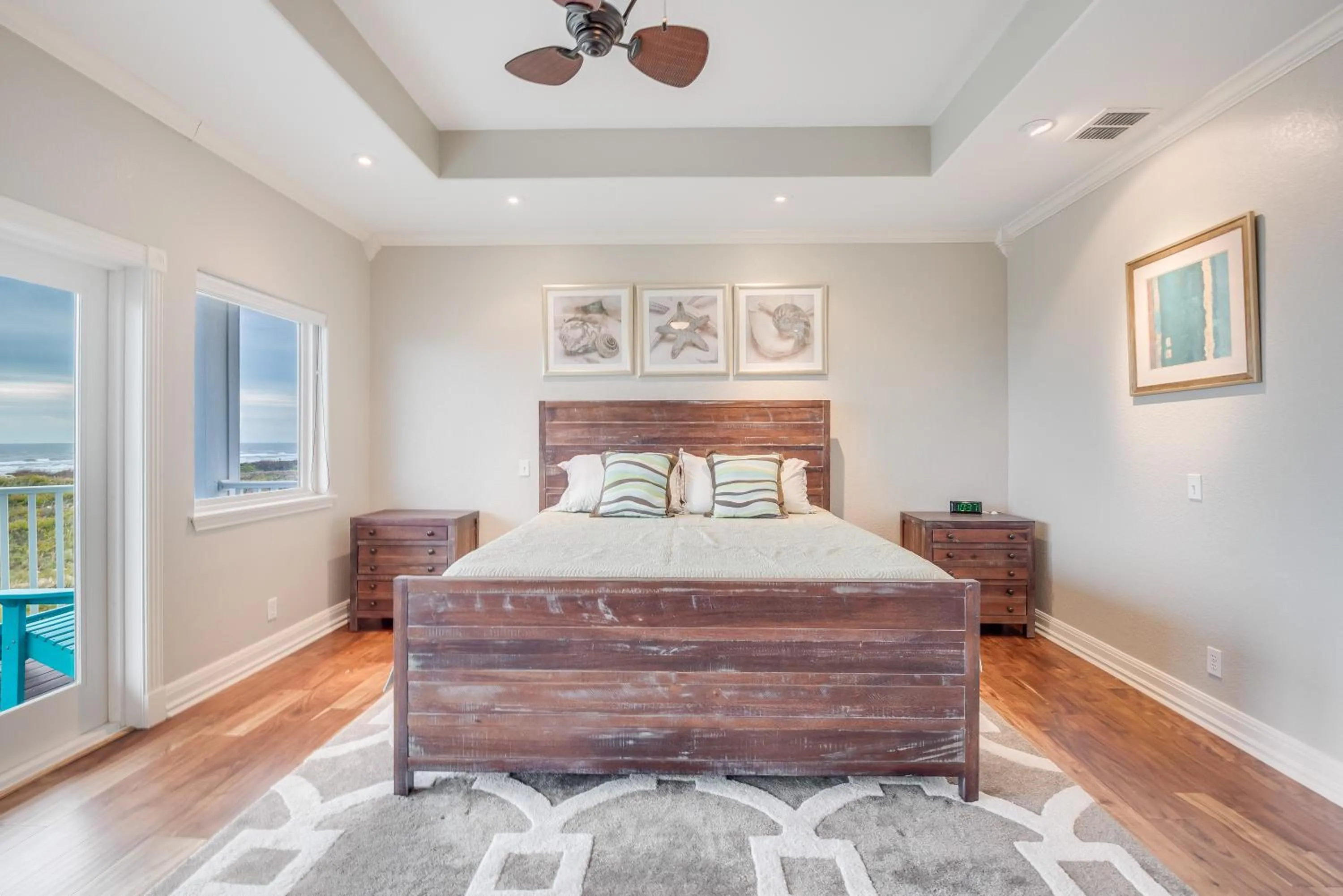 Property building, Bed in Itll Do With an Amazing View