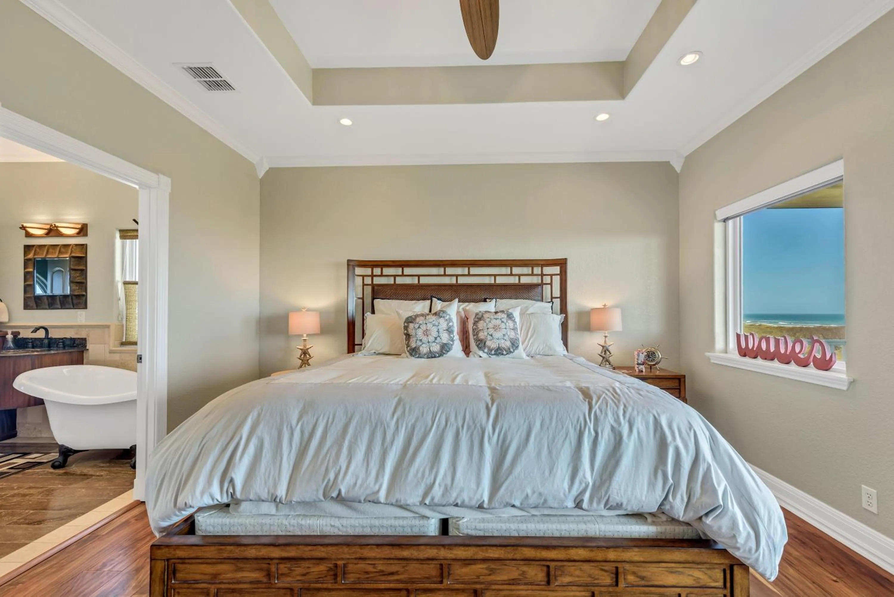 Property building, Bed in Itll Do With an Amazing View