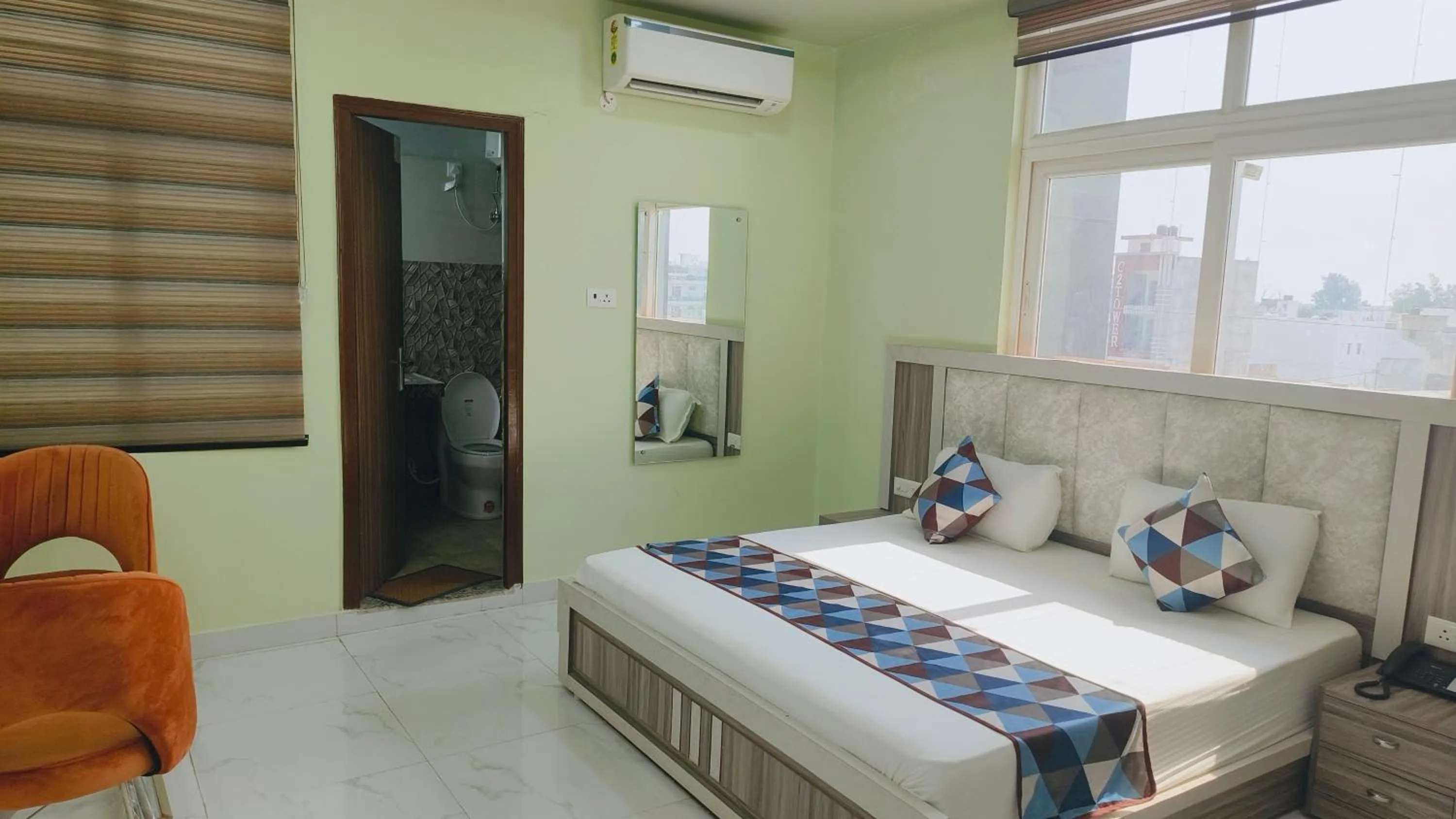 Bed in HOTEL AMAR PALACE BHARATPUR