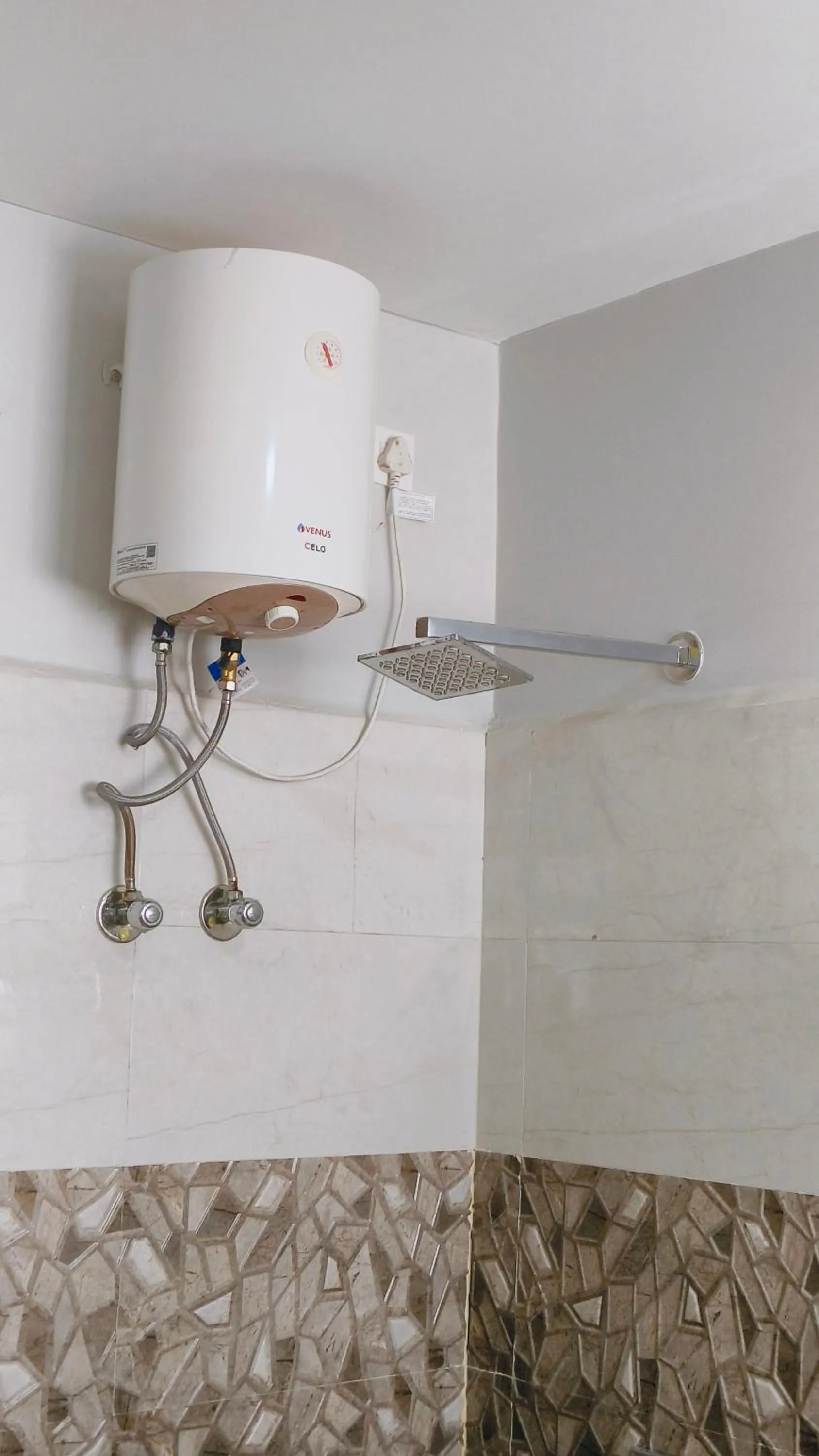 Shower in HOTEL AMAR PALACE BHARATPUR