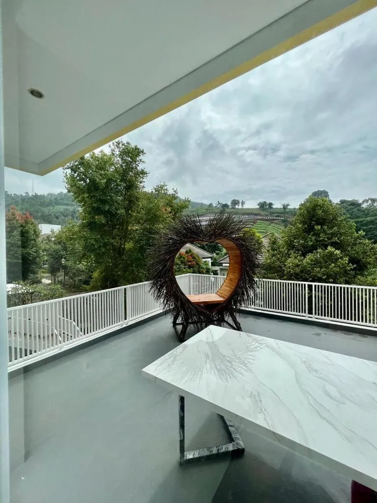 Platinum Yellow Bandung Villa 24 Pax Private Pool