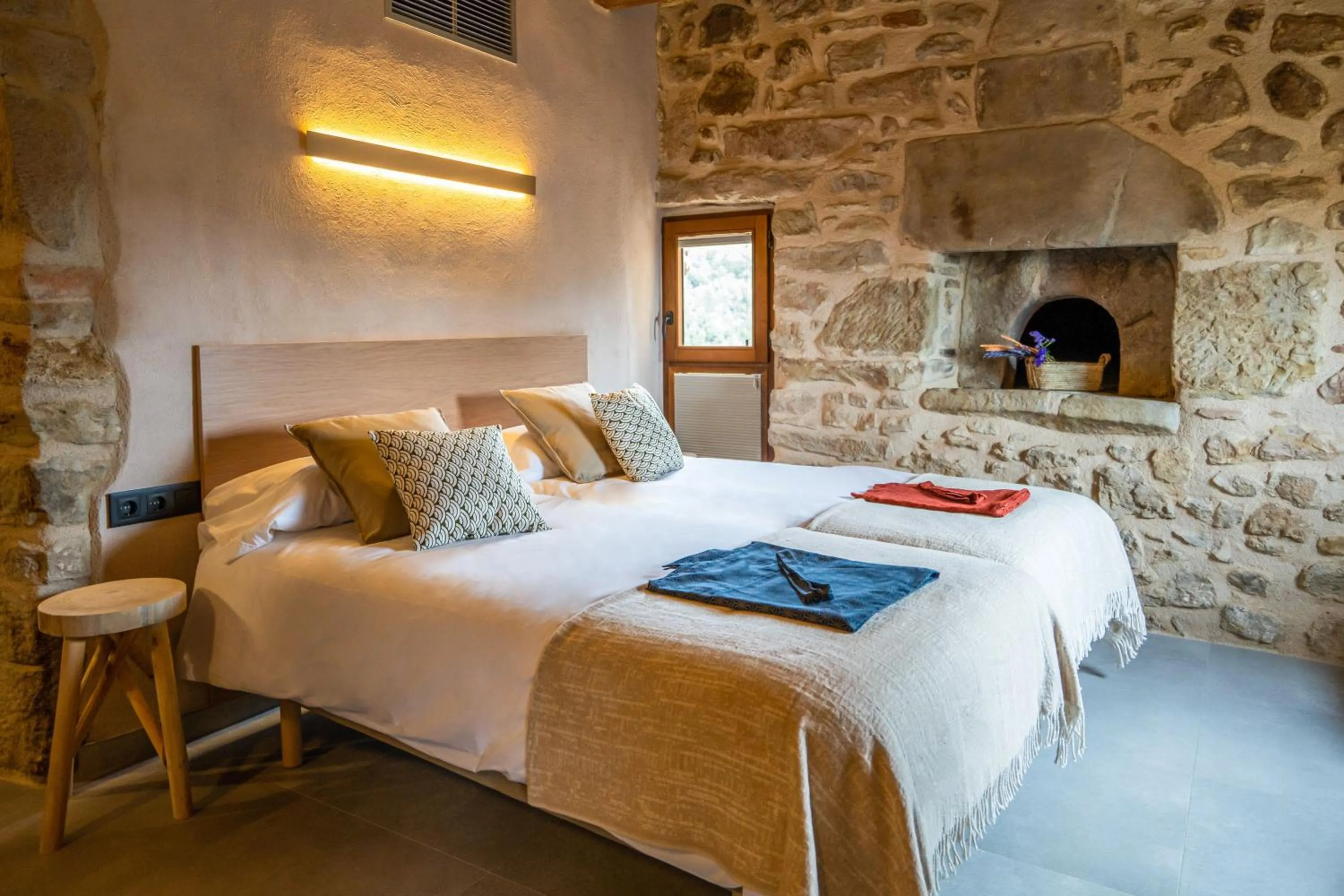 Twin Room - single occupancy - Disability Access in Hotel japonès Puigpinós