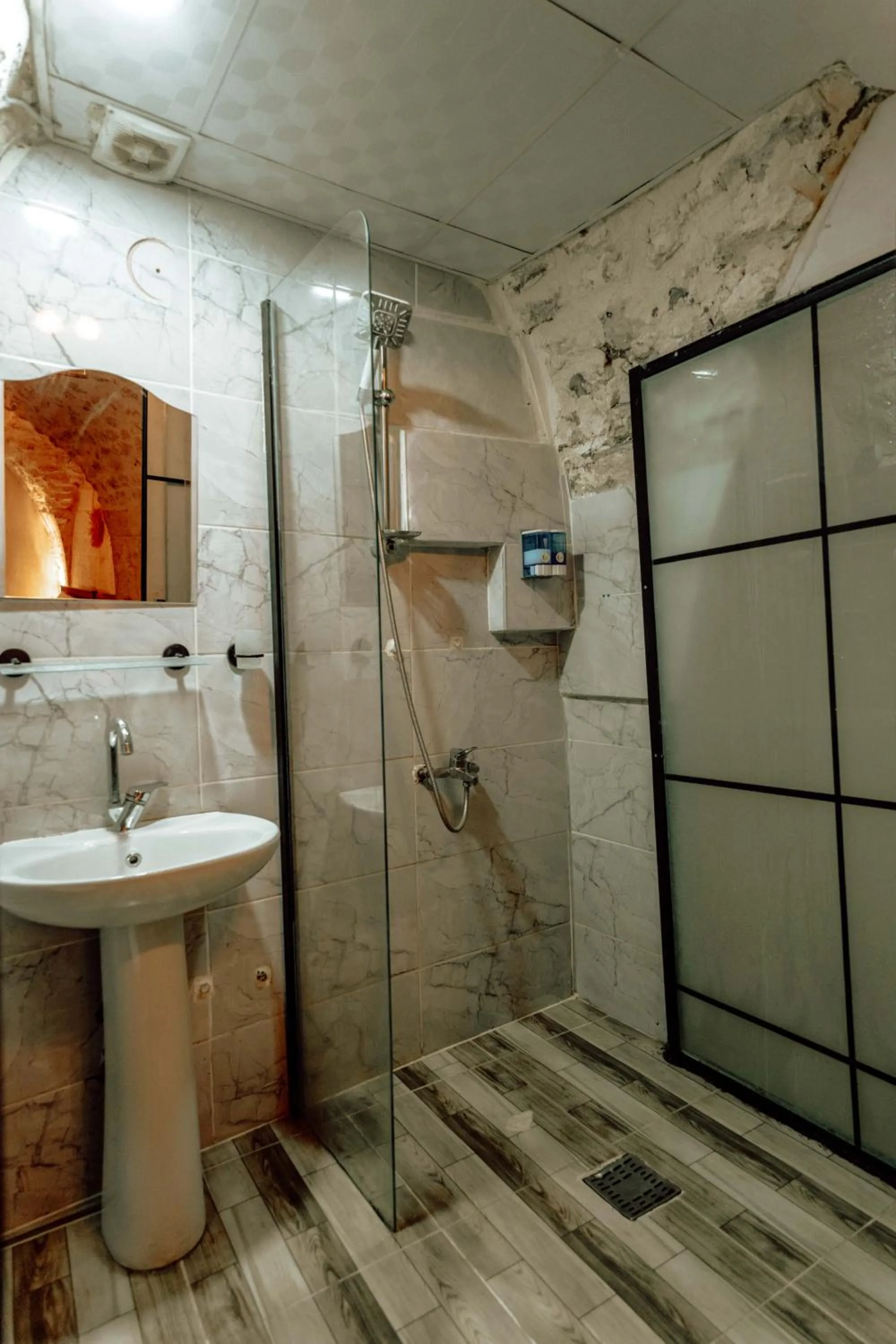 Bathroom in Sarmaşık Otel