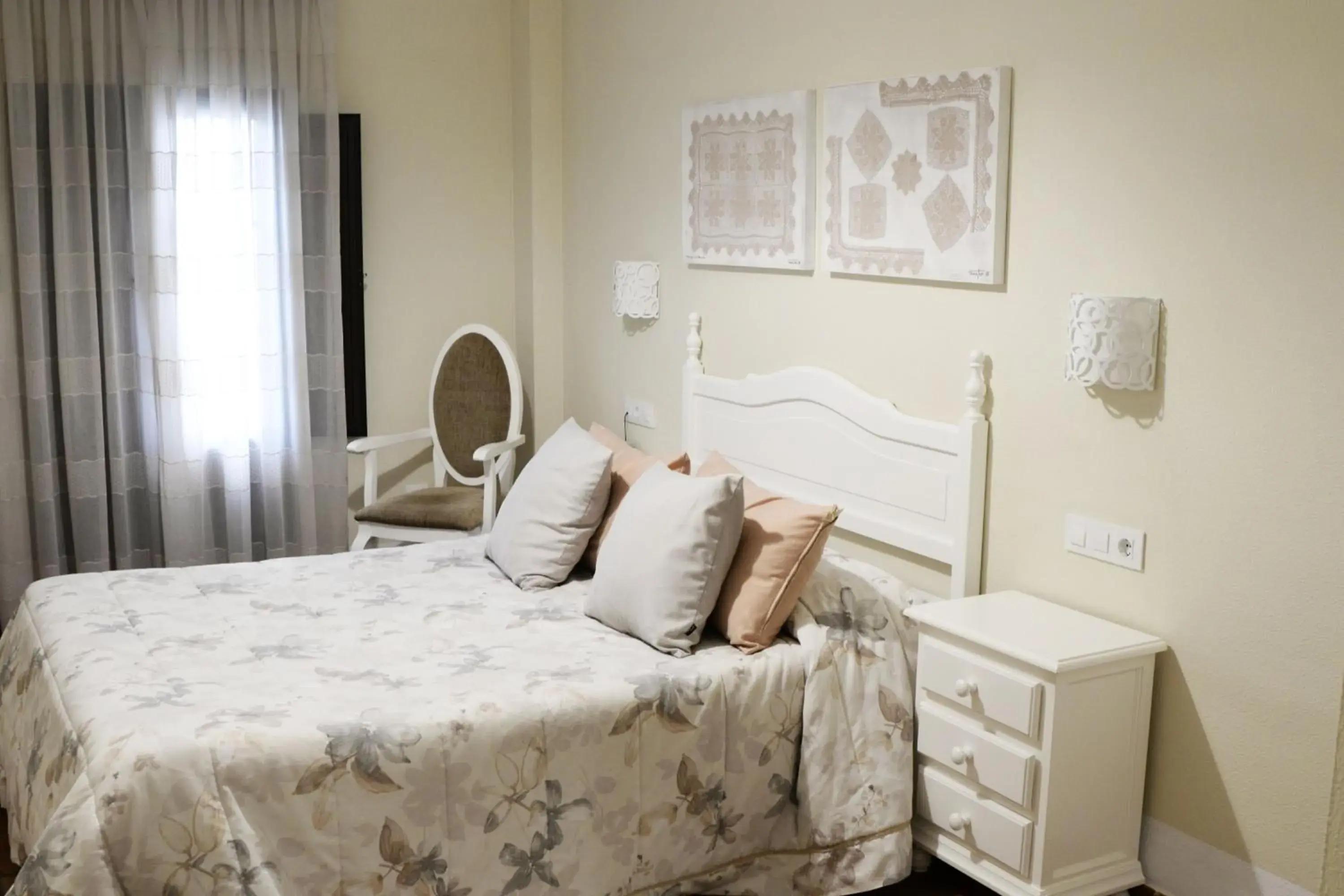 Photo of the whole room, Bed in Hotel Zuhayra Photo of the whole room, Bed in Hotel Zuhayra