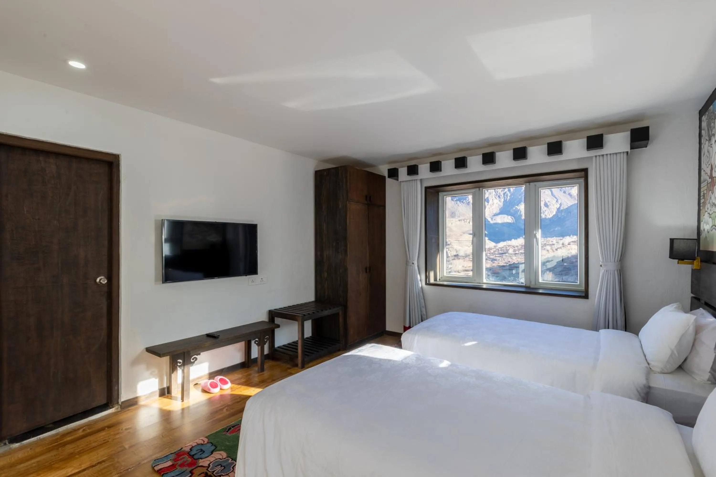 View (from property/room), Bed in Lo Mustang Himalayan Resort