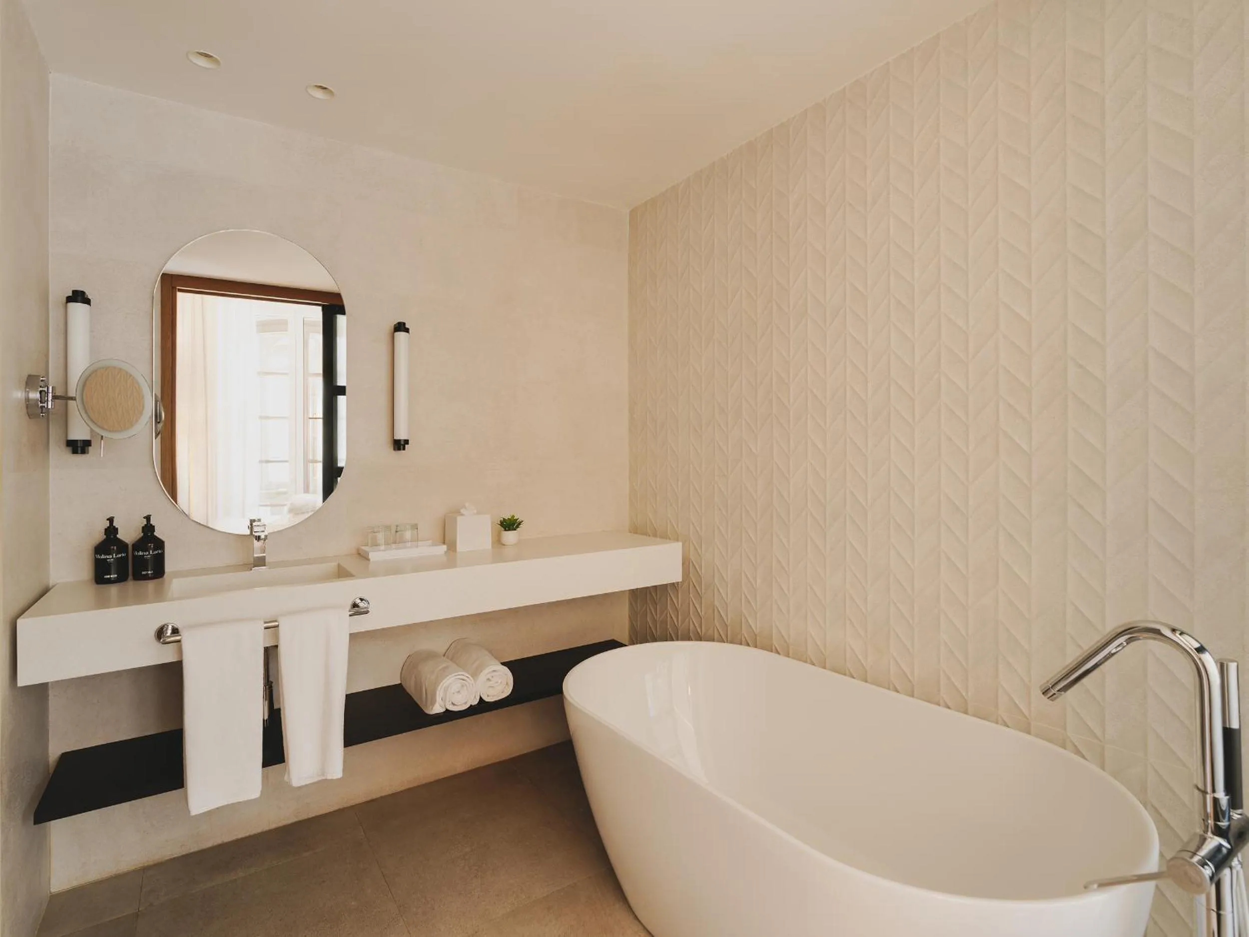 Bathroom in Catalonia Molina Lario