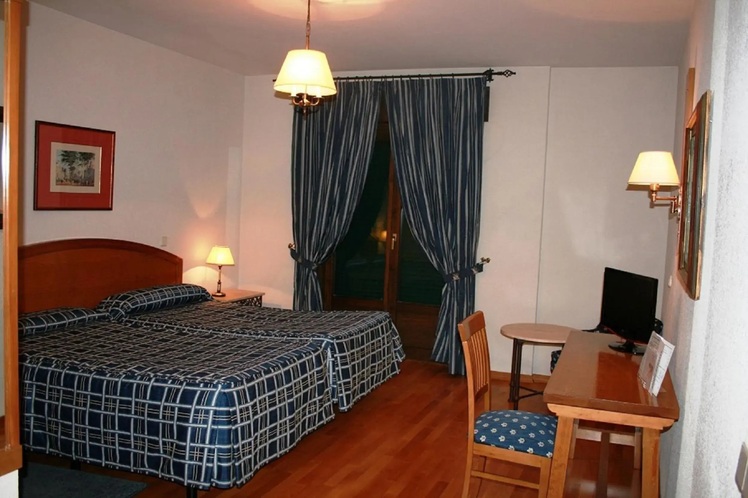 Bed in Mirasierra Bed in Mirasierra