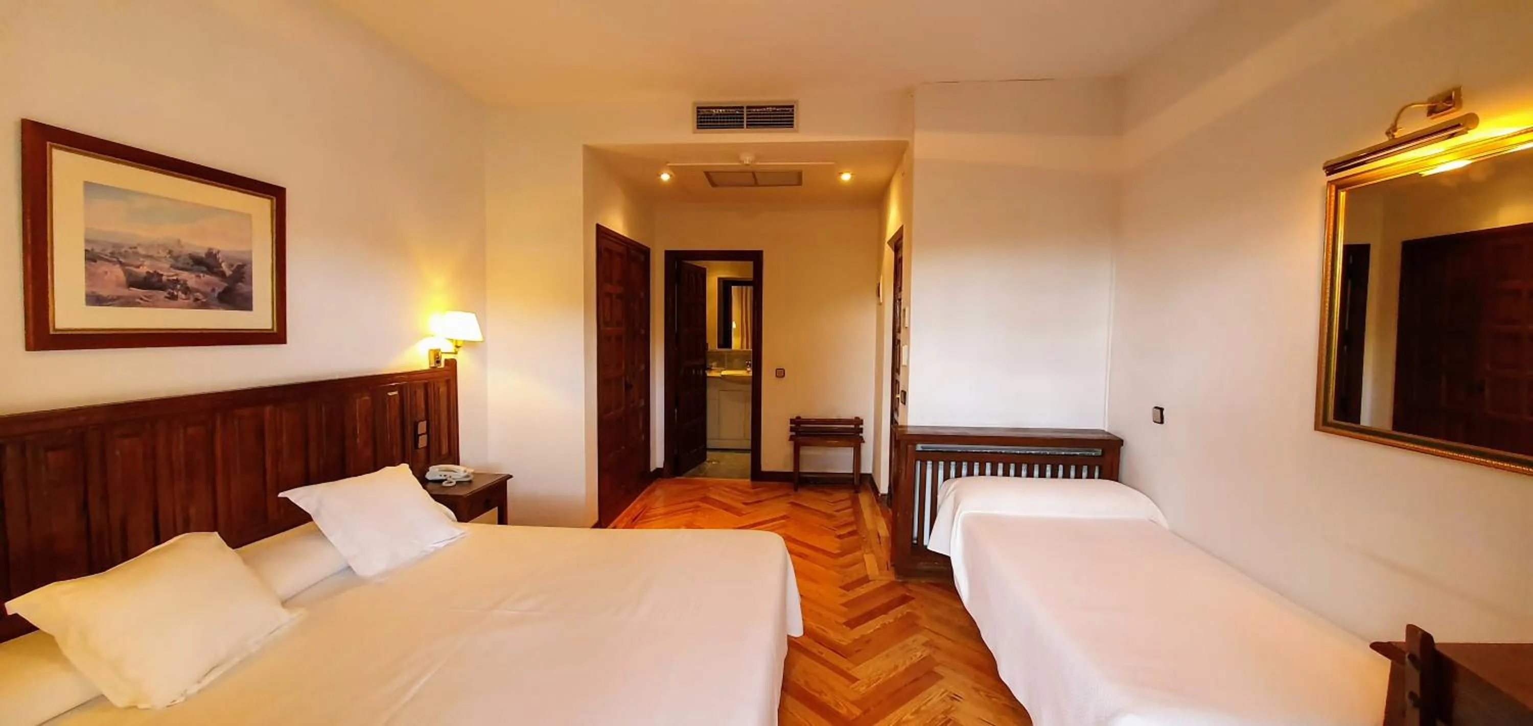 Bedroom, Bed in Mirasierra