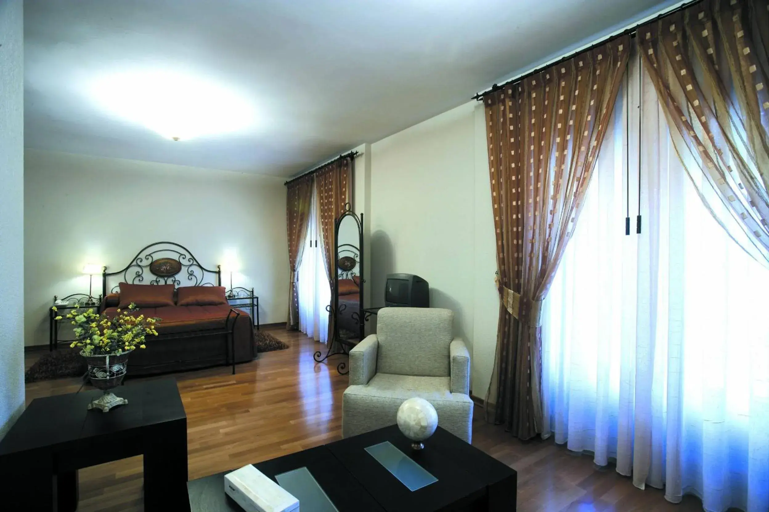 Photo of the whole room in Mirasierra Photo of the whole room in Mirasierra