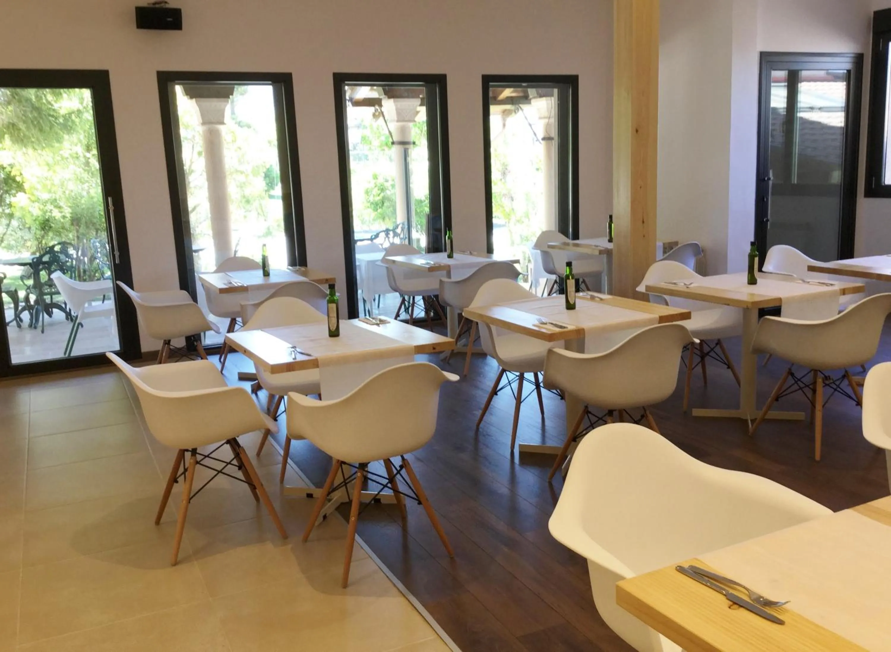 Lounge or bar in Mirasierra