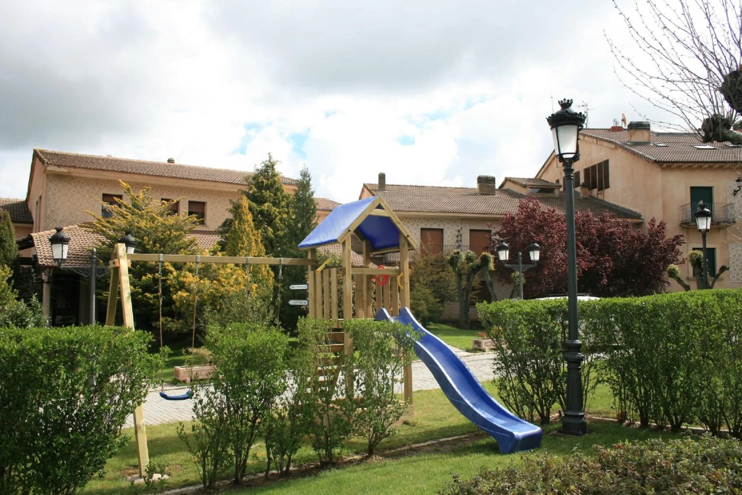 Children play ground in Mirasierra