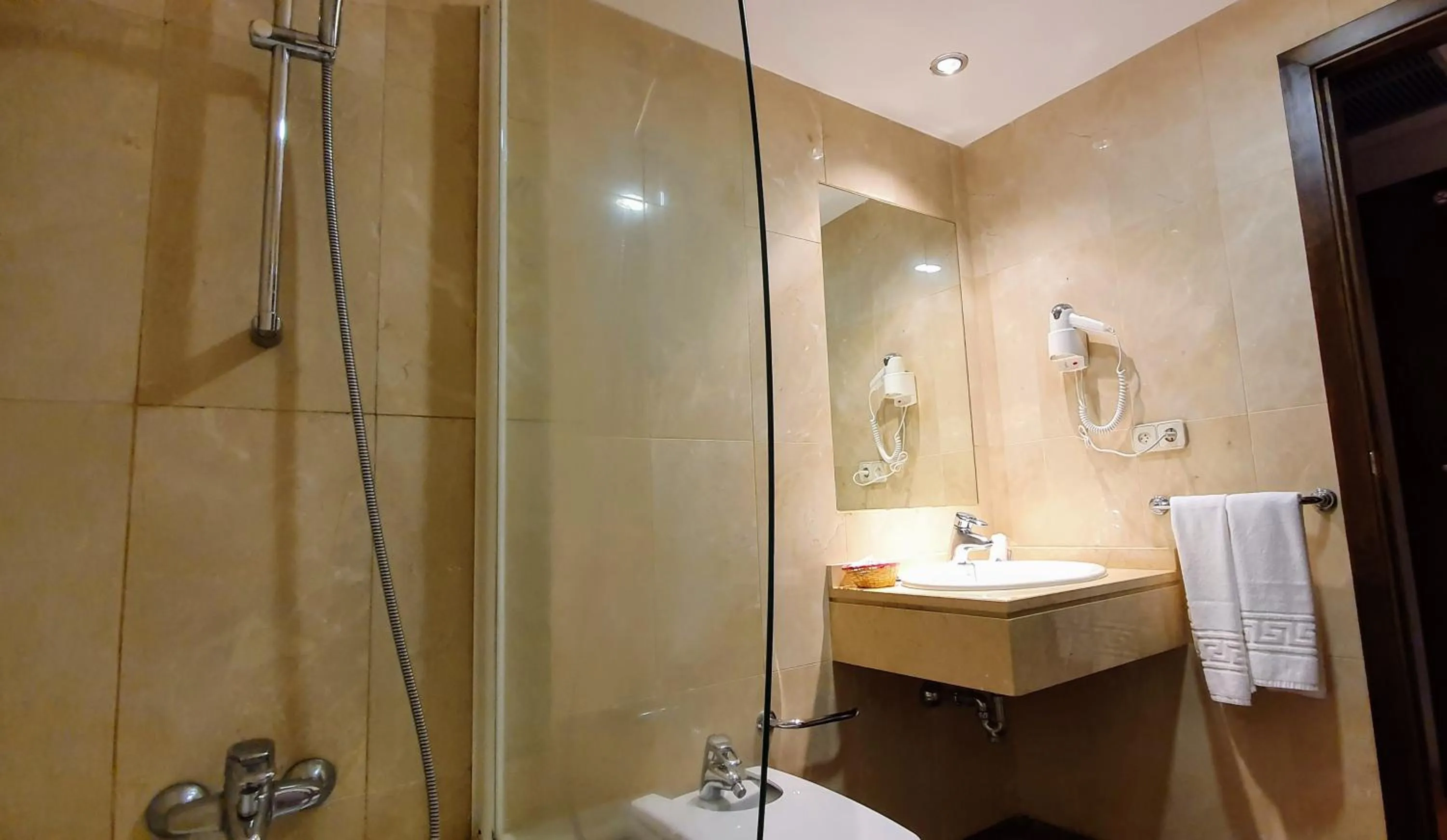 Bathroom in Mirasierra