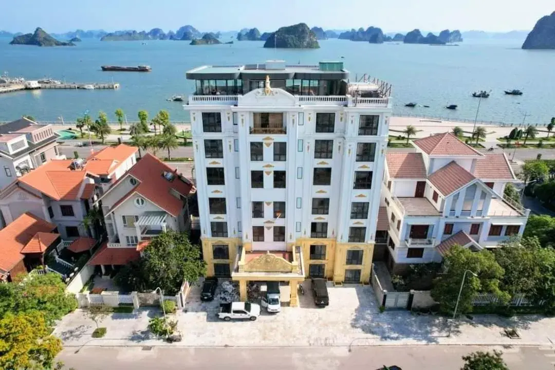 Property building in Golden Sea HaLong Hotel Property building in Golden Sea HaLong Hotel