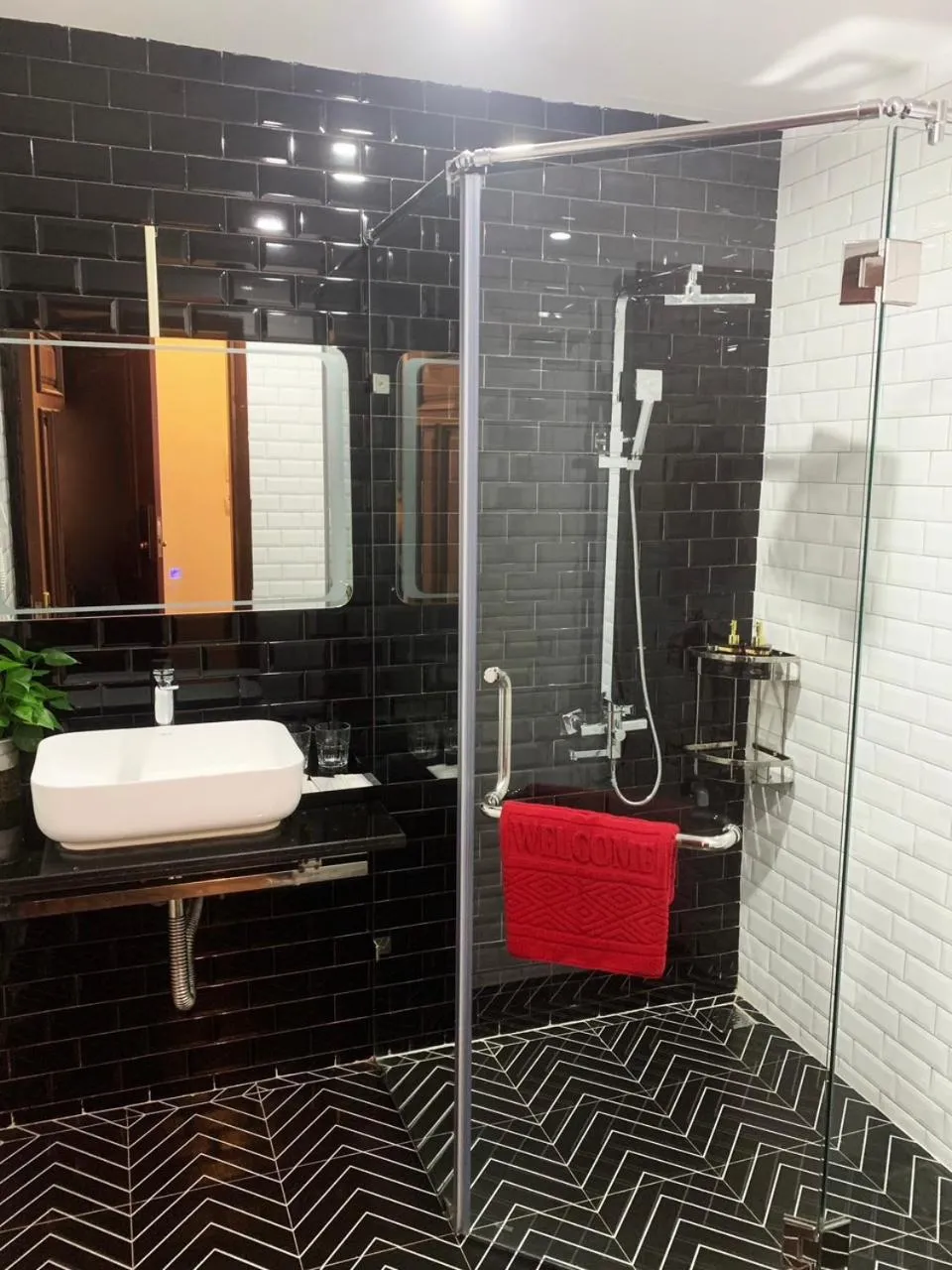 Toilet in Golden Sea HaLong Hotel