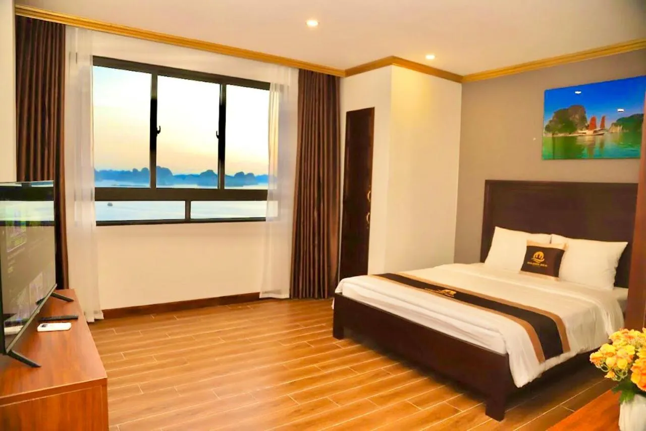 Photo of the whole room, Bed in Golden Sea HaLong Hotel