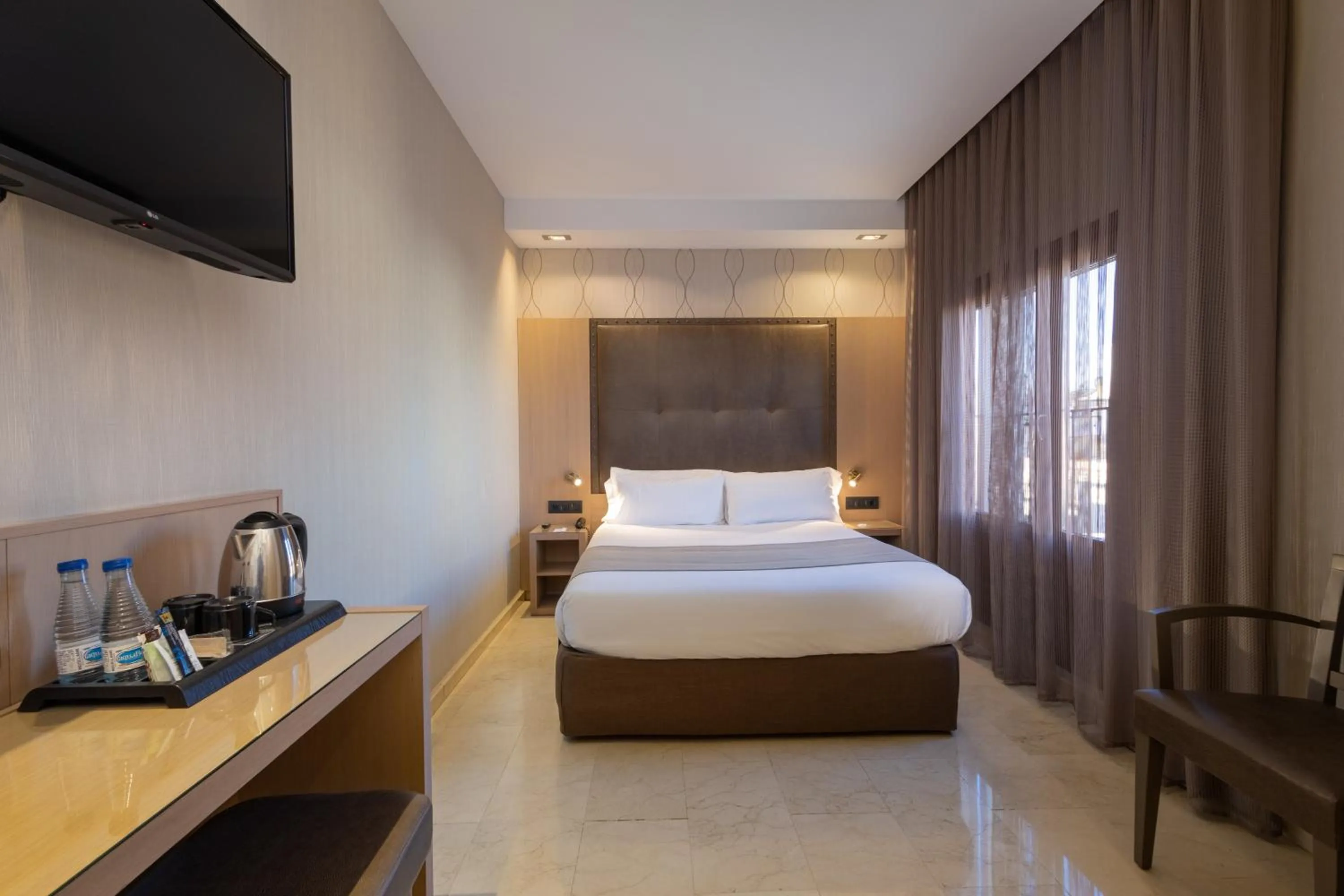 Bedroom, Bed in Gran Hotel Barcino