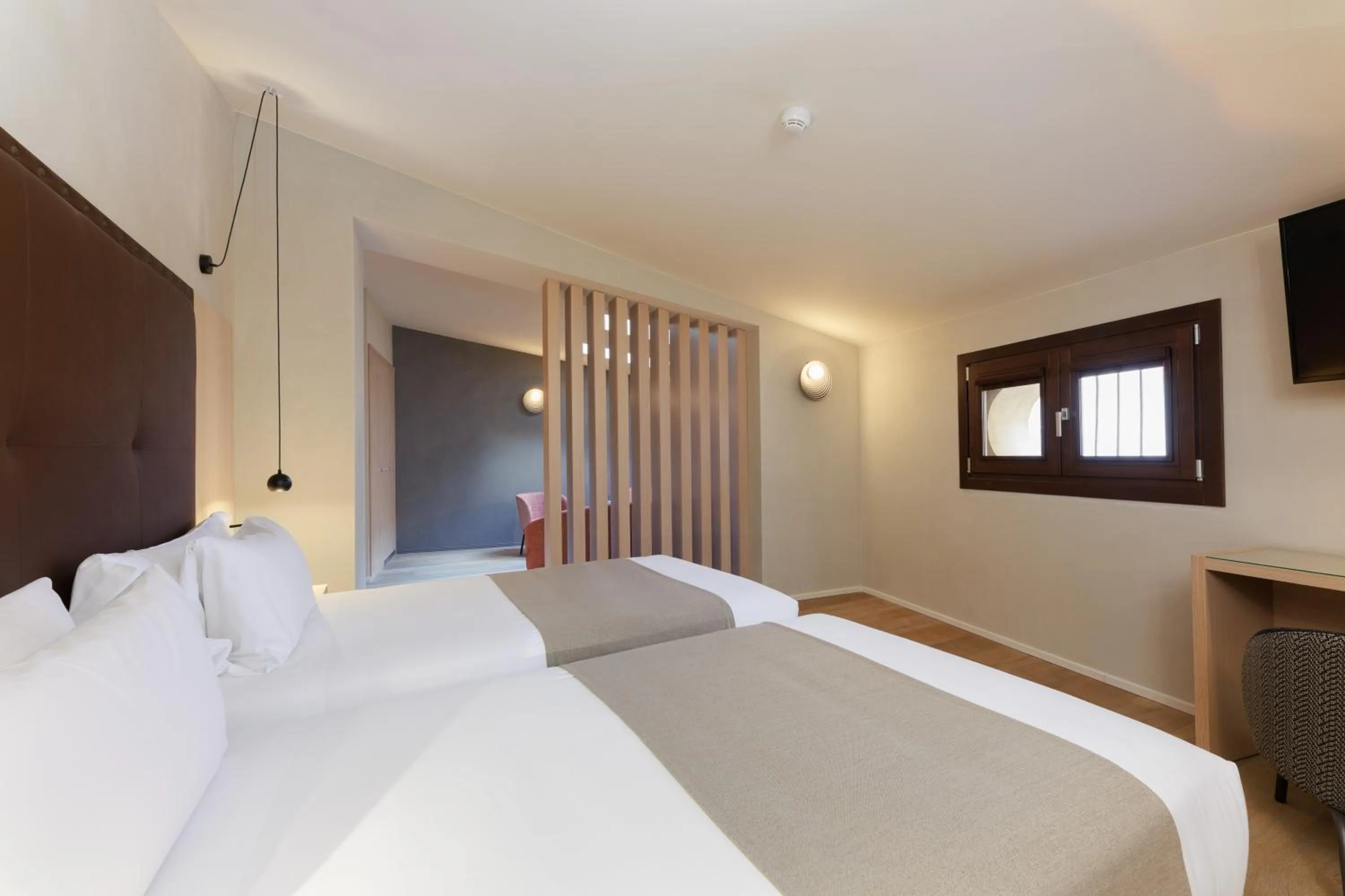 Bedroom, Bed in Gran Hotel Barcino