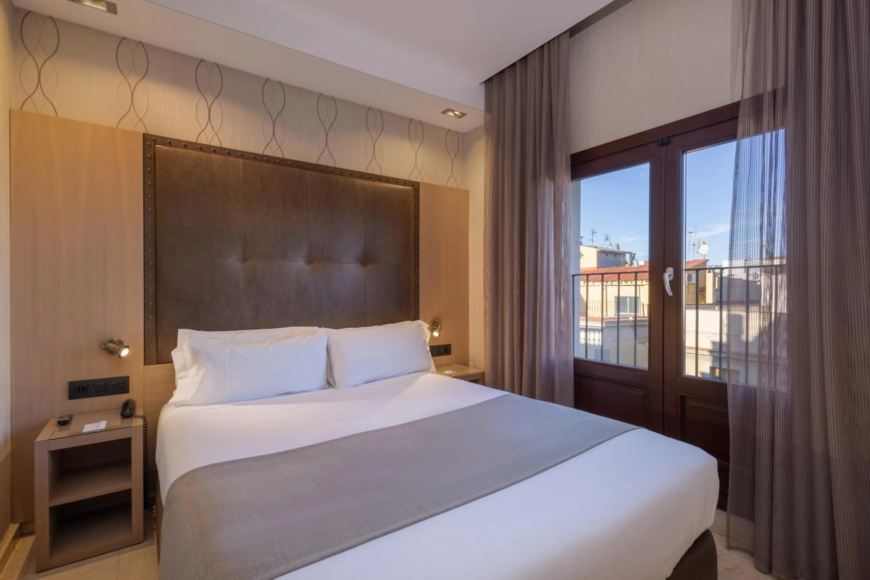 Bedroom, Bed in Gran Hotel Barcino