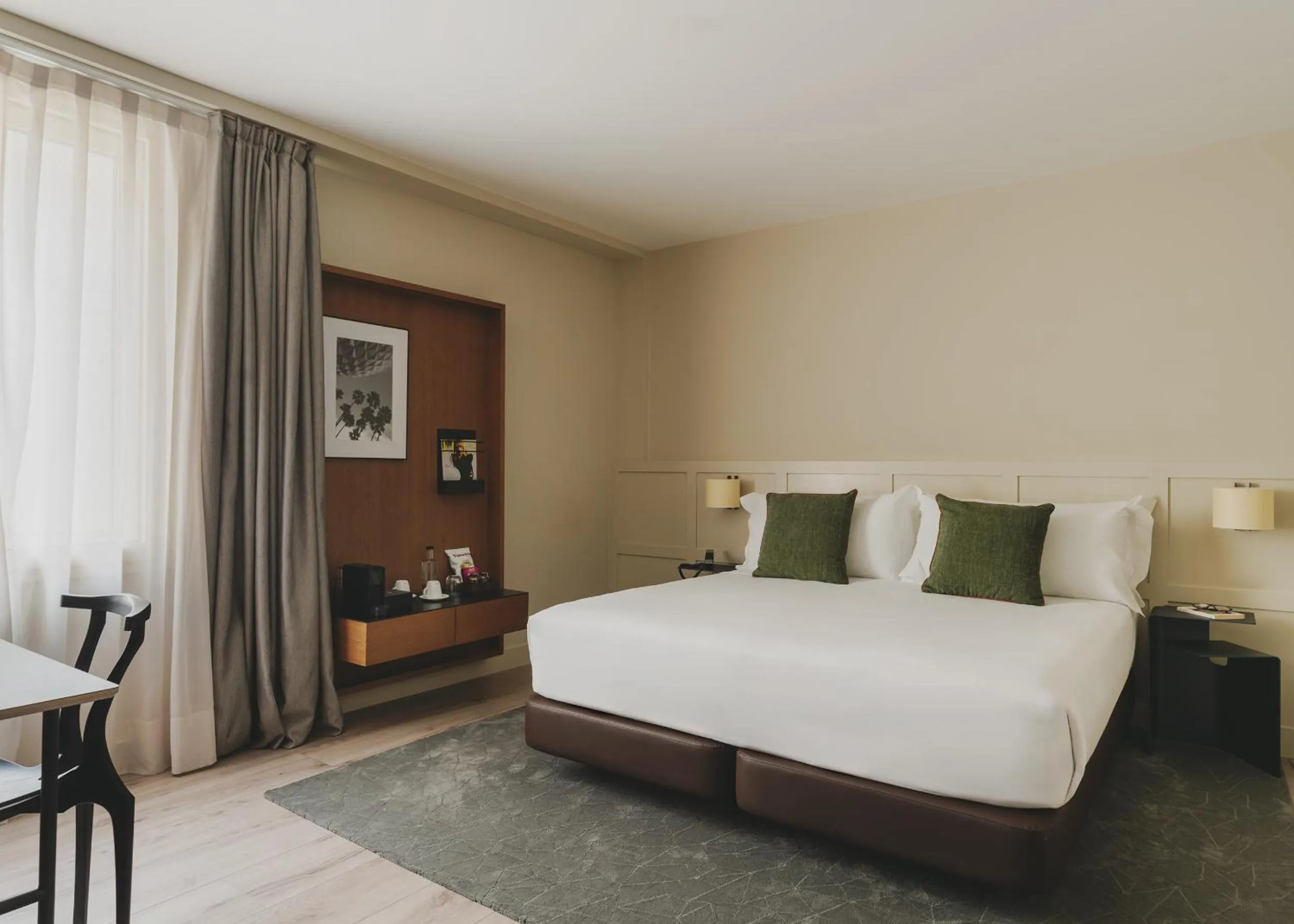 Bed in Gallery Hotel 4 Sup