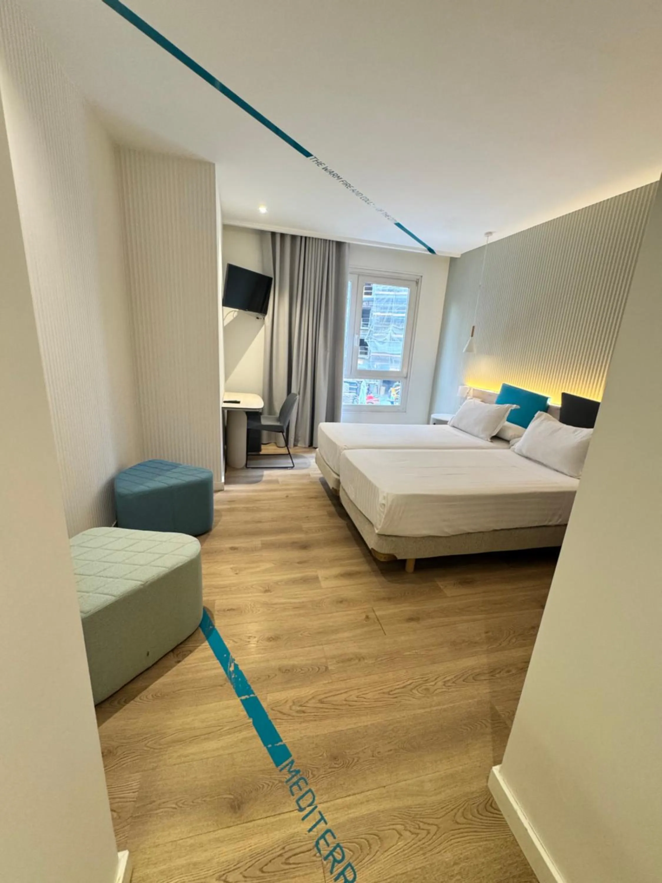 Bedroom, Bed in Hotel Mediterraneo Valencia