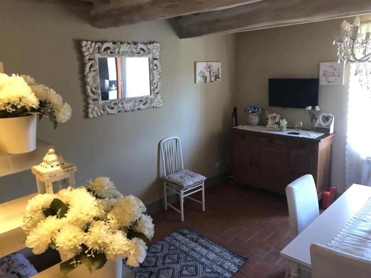 TV and multimedia in Beautiful Lux apartment chianti firenze area Italy