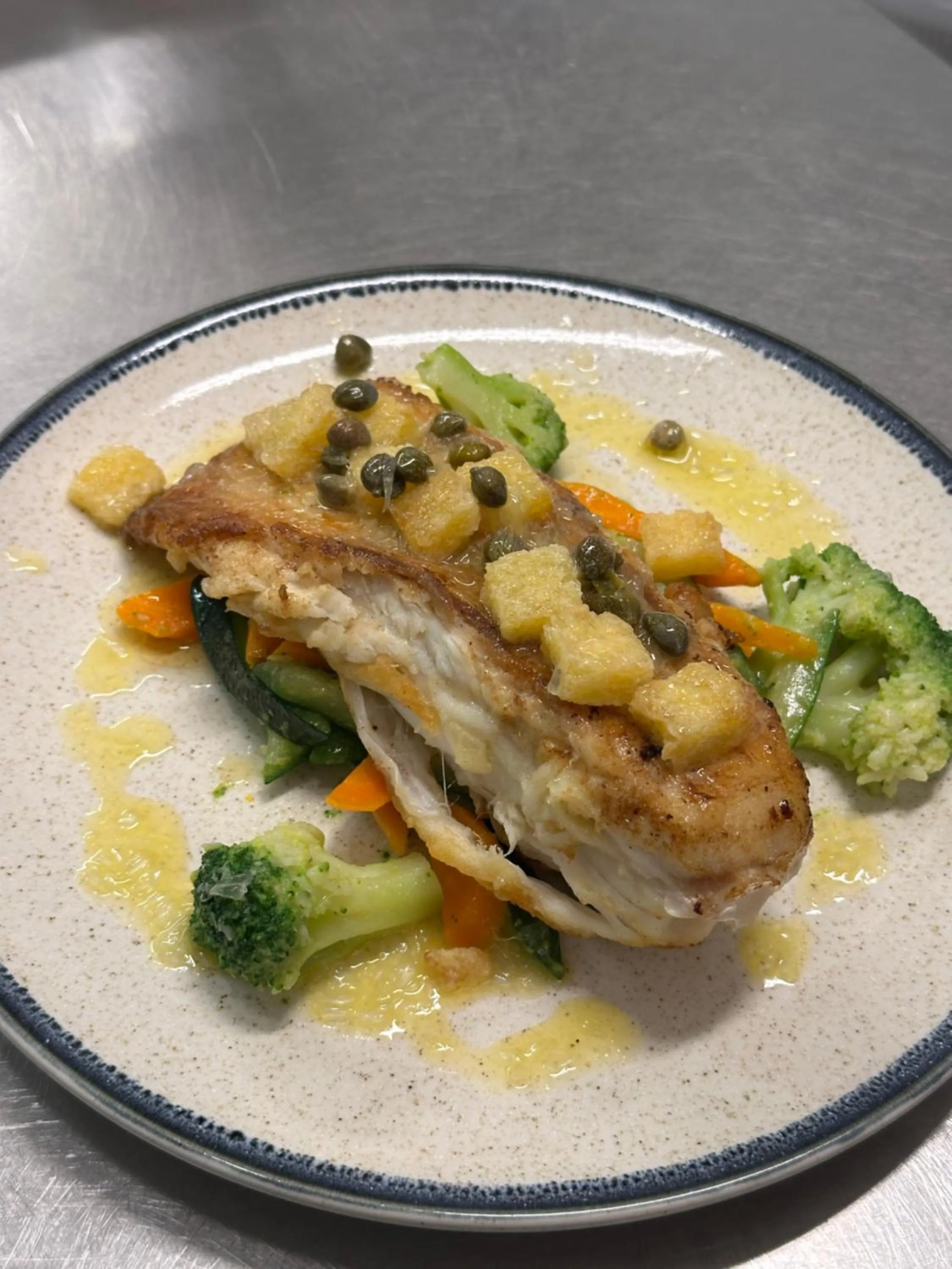 Restaurant/places to eat in CÔTE GARONNE le BALCON DES DAMES -hôtel et restaurant- Tonneins Fauillet Marmande - vue panoramique bord de Garonne chambres climatisées