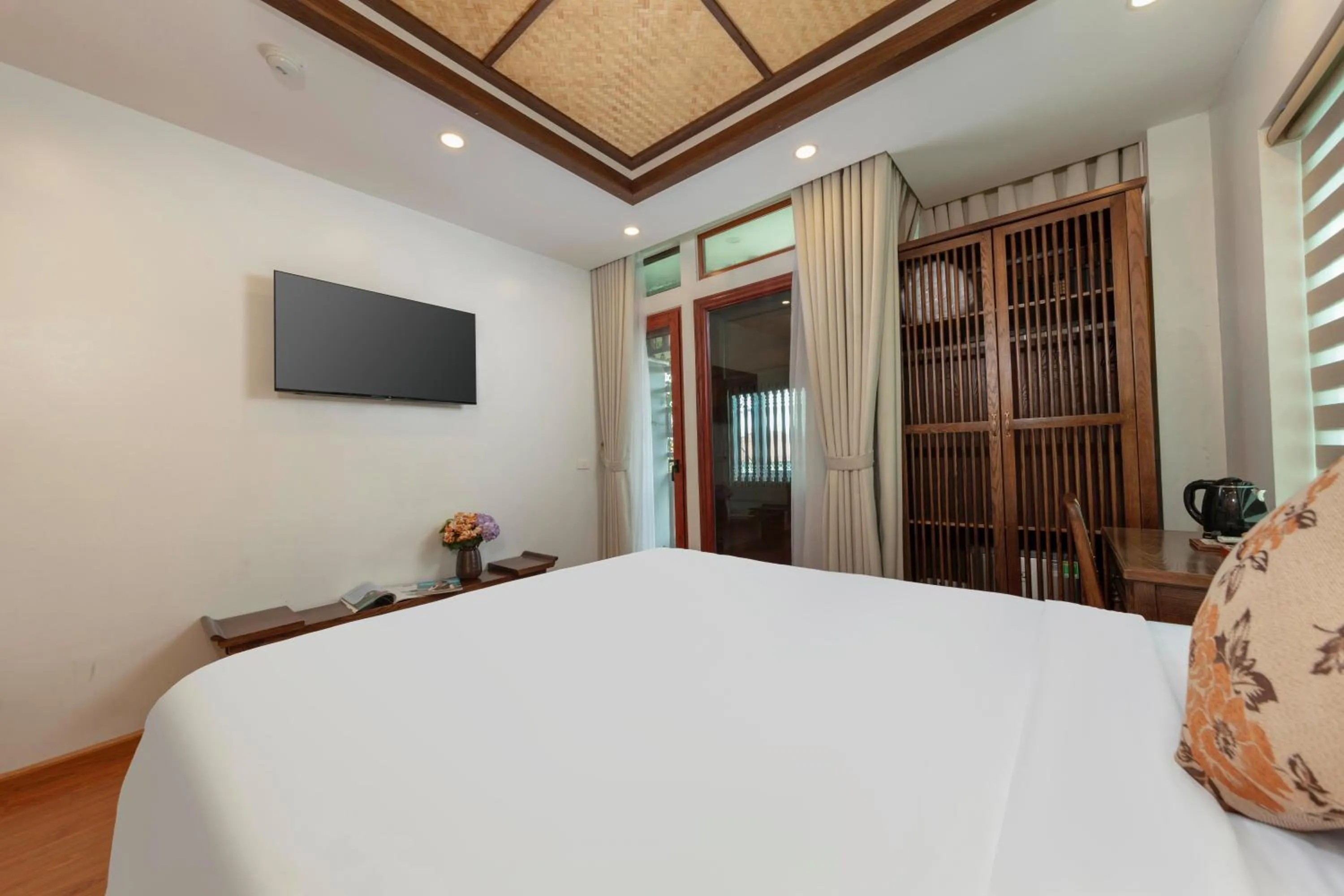 Bed in Veshia Hotel & Spa