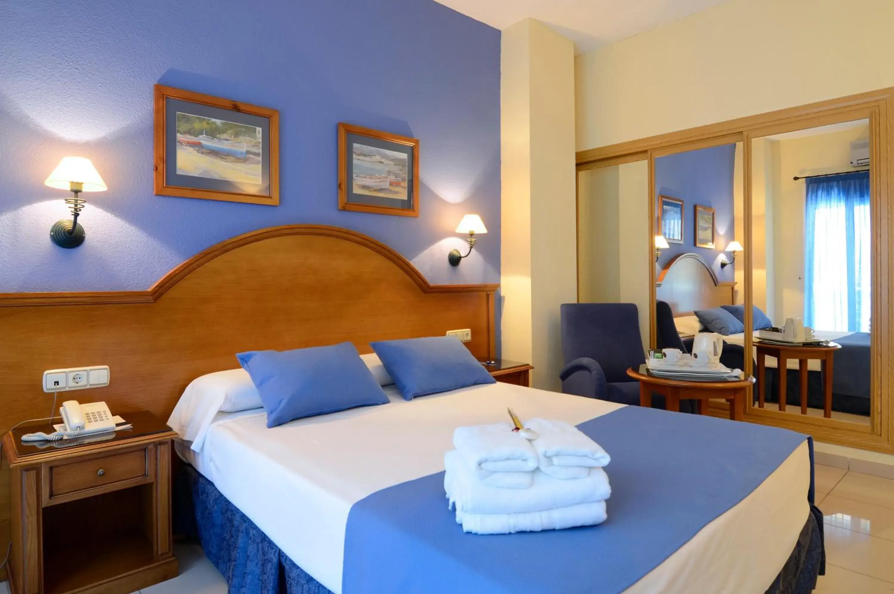 Single Room - single occupancy in Hotel Isabel Single Room - single occupancy in Hotel Isabel