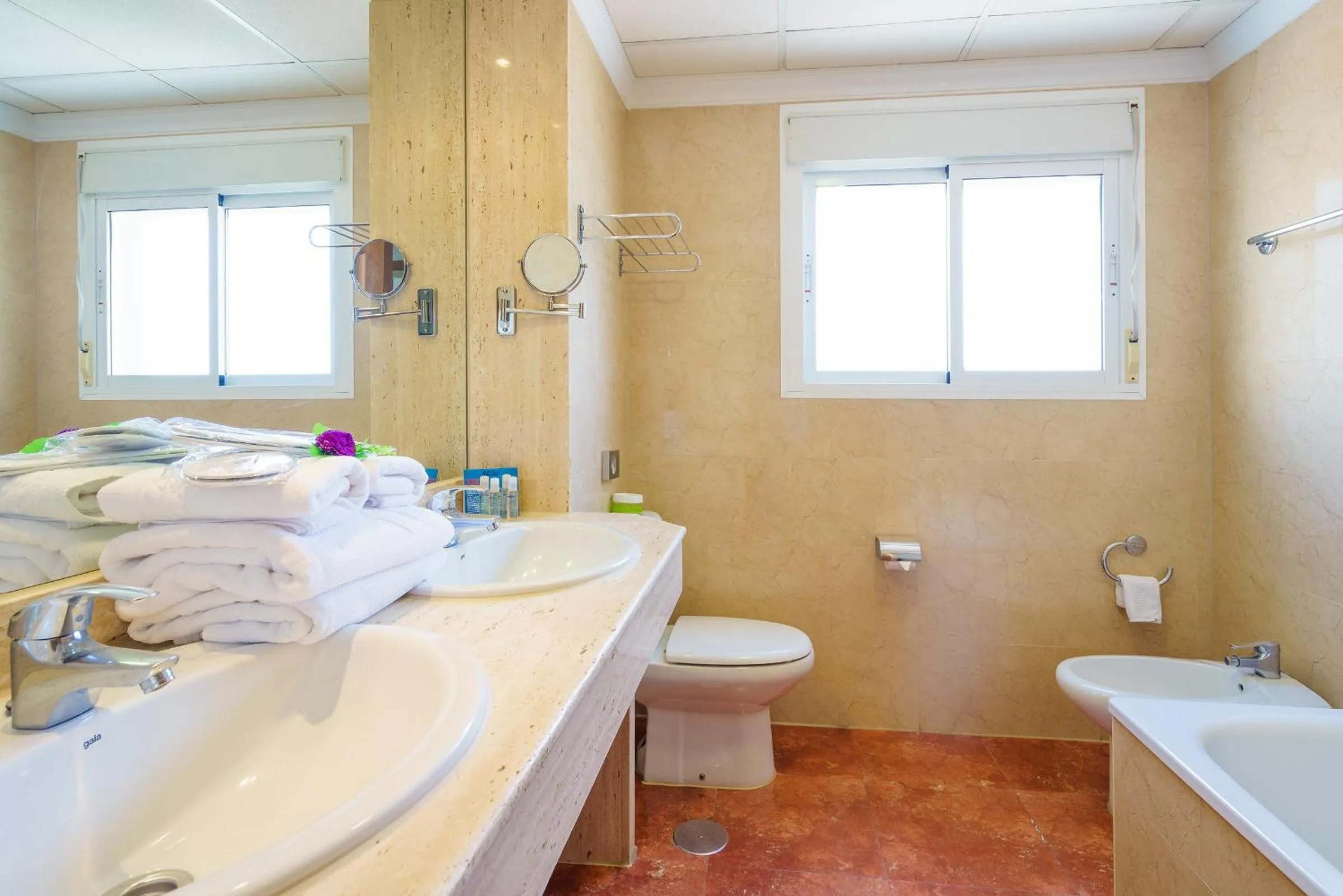 Bathroom in Hotel Isabel