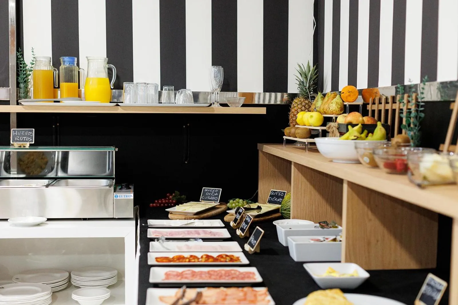 Buffet breakfast in Hotel Ciudad Cangas de Onis