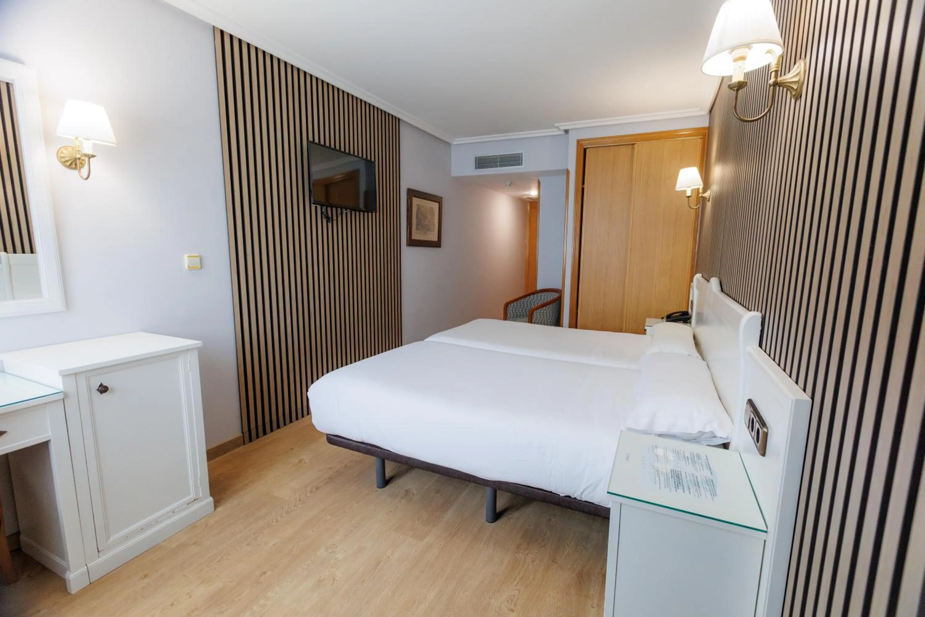 Bed in Hotel Ciudad Cangas de Onis