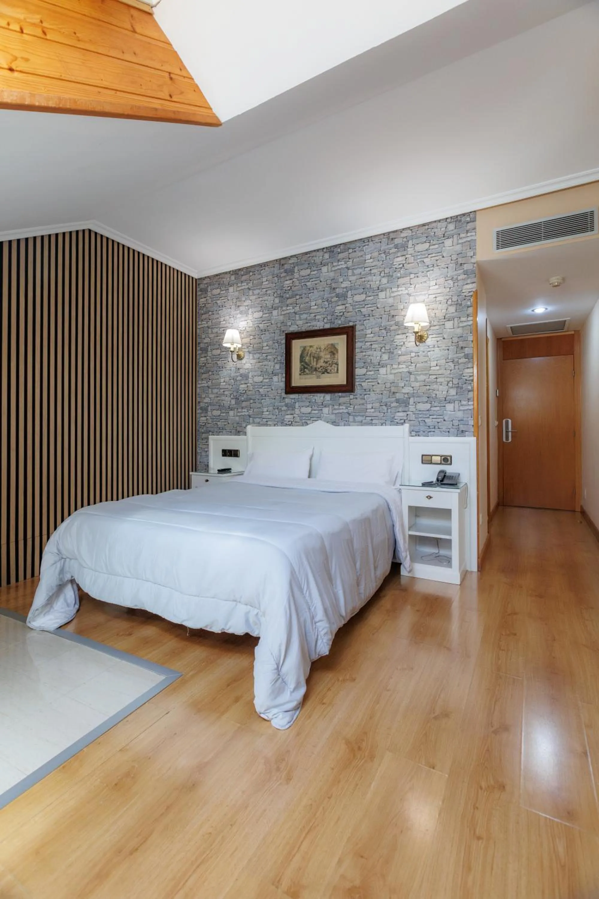 Bed in Hotel Ciudad Cangas de Onis