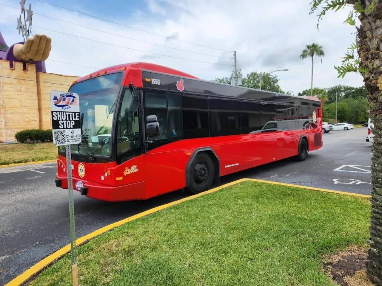 Newly Room in cozy hotel with Super location to the Parks