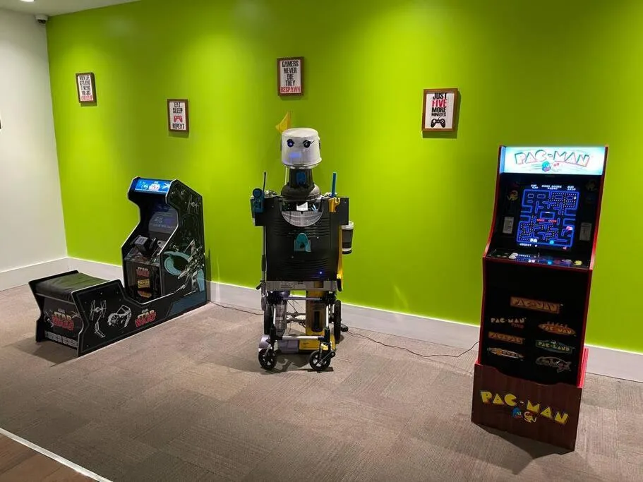 Newly Room in cozy hotel with Super location to the Parks