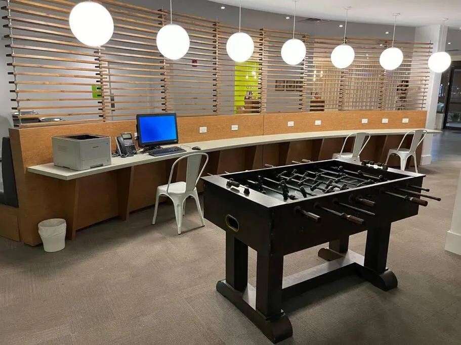 Newly Room in cozy hotel with Super location to the Parks