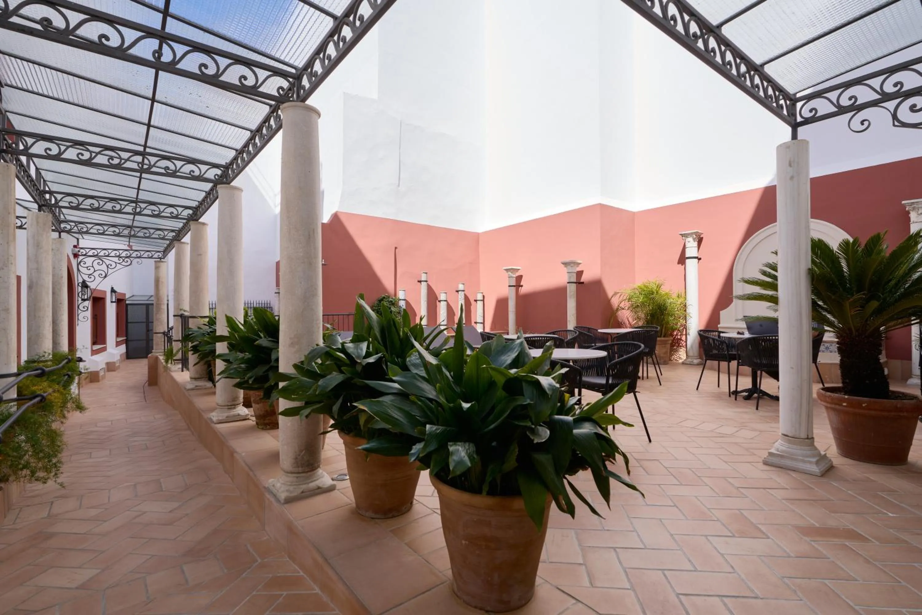 Patio in Hotel Murillo Reinoso