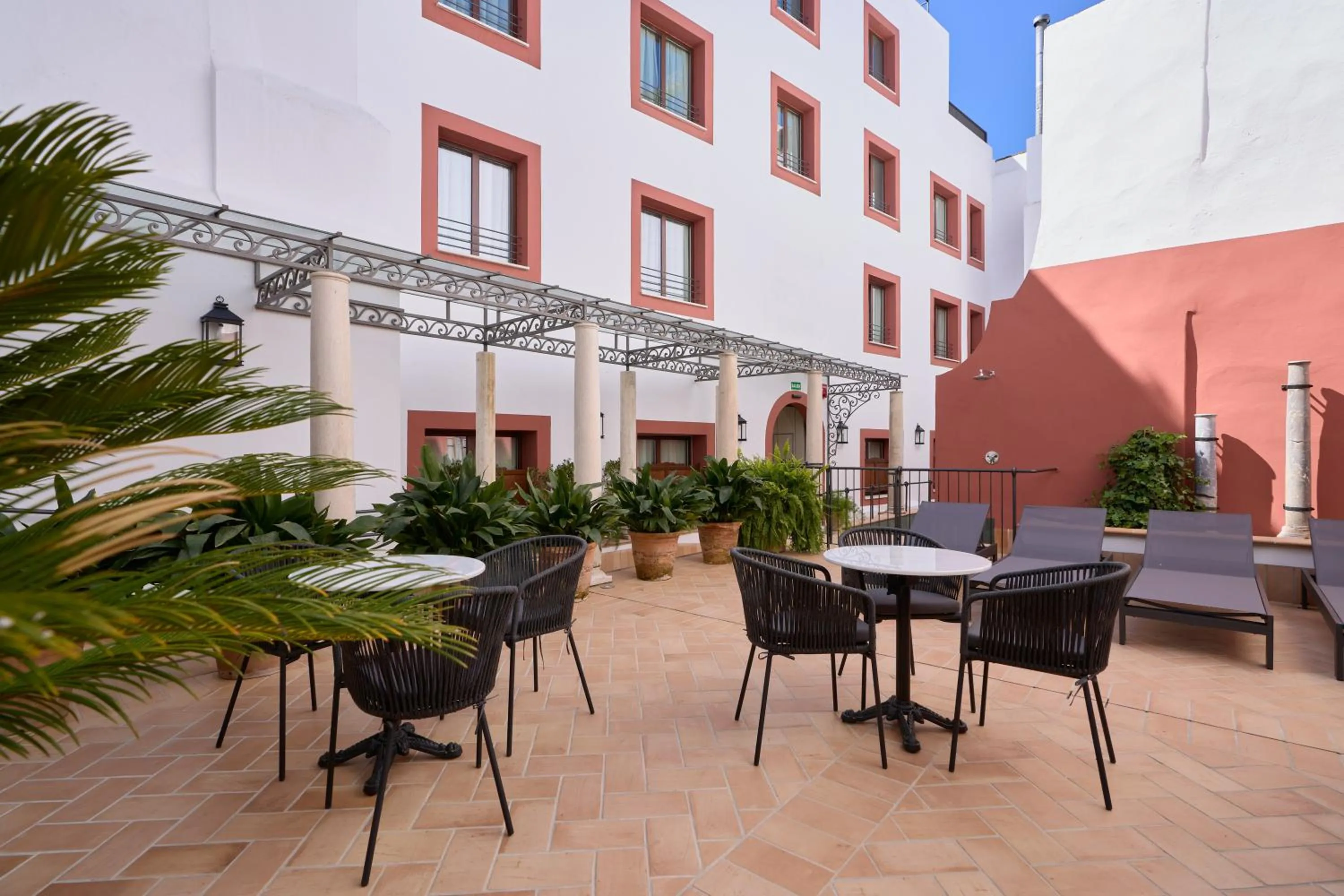 Patio in Hotel Murillo Reinoso